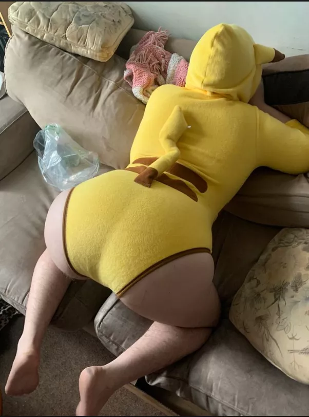 I just really love my Pikachu onesie :3 [f]