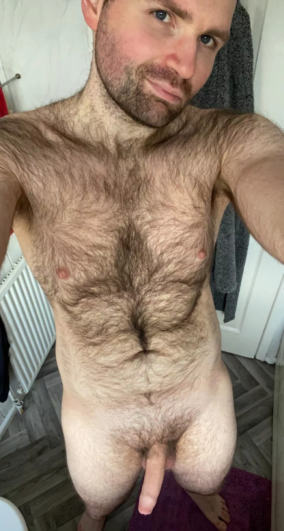 I know hairy isn’t exactly “in” right now but here’s my Scottish werewolf body anyway 💁🏻‍♂️