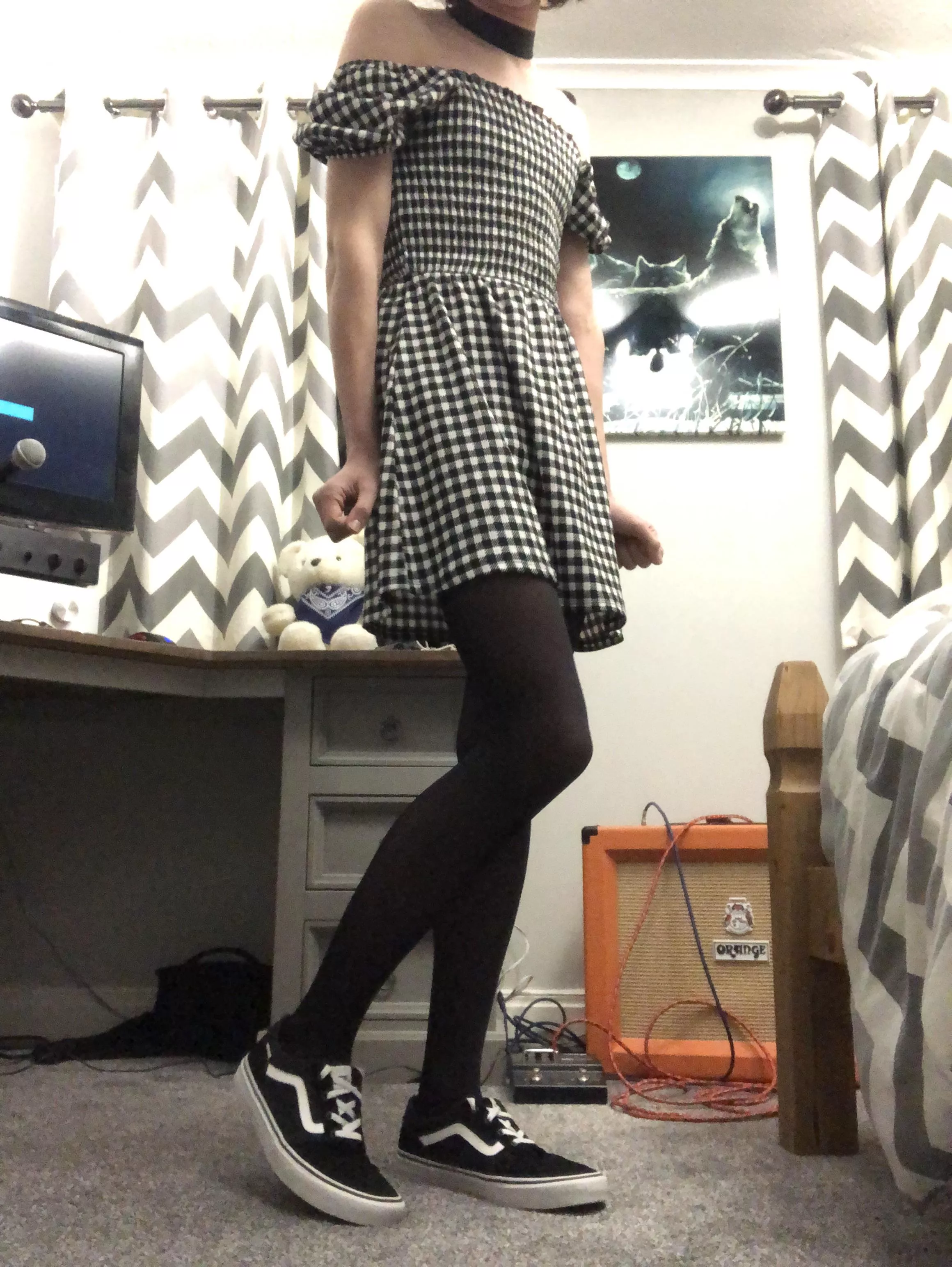 I know it’s femboy Friday, but can an enby get some attention? Also first time wearing a skirttt >W<