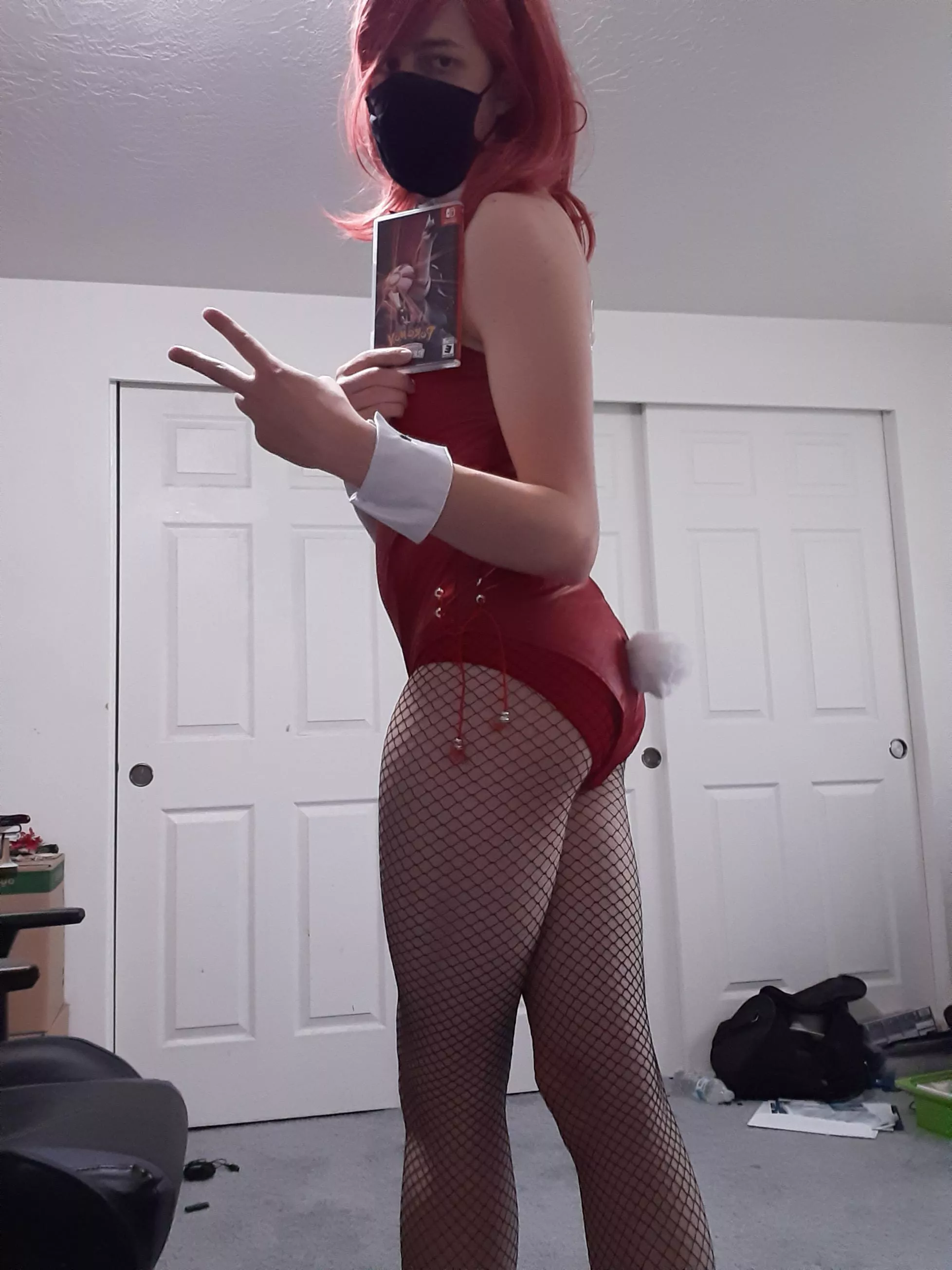 I know what this bunnyboy is doing for Femboy Friday!