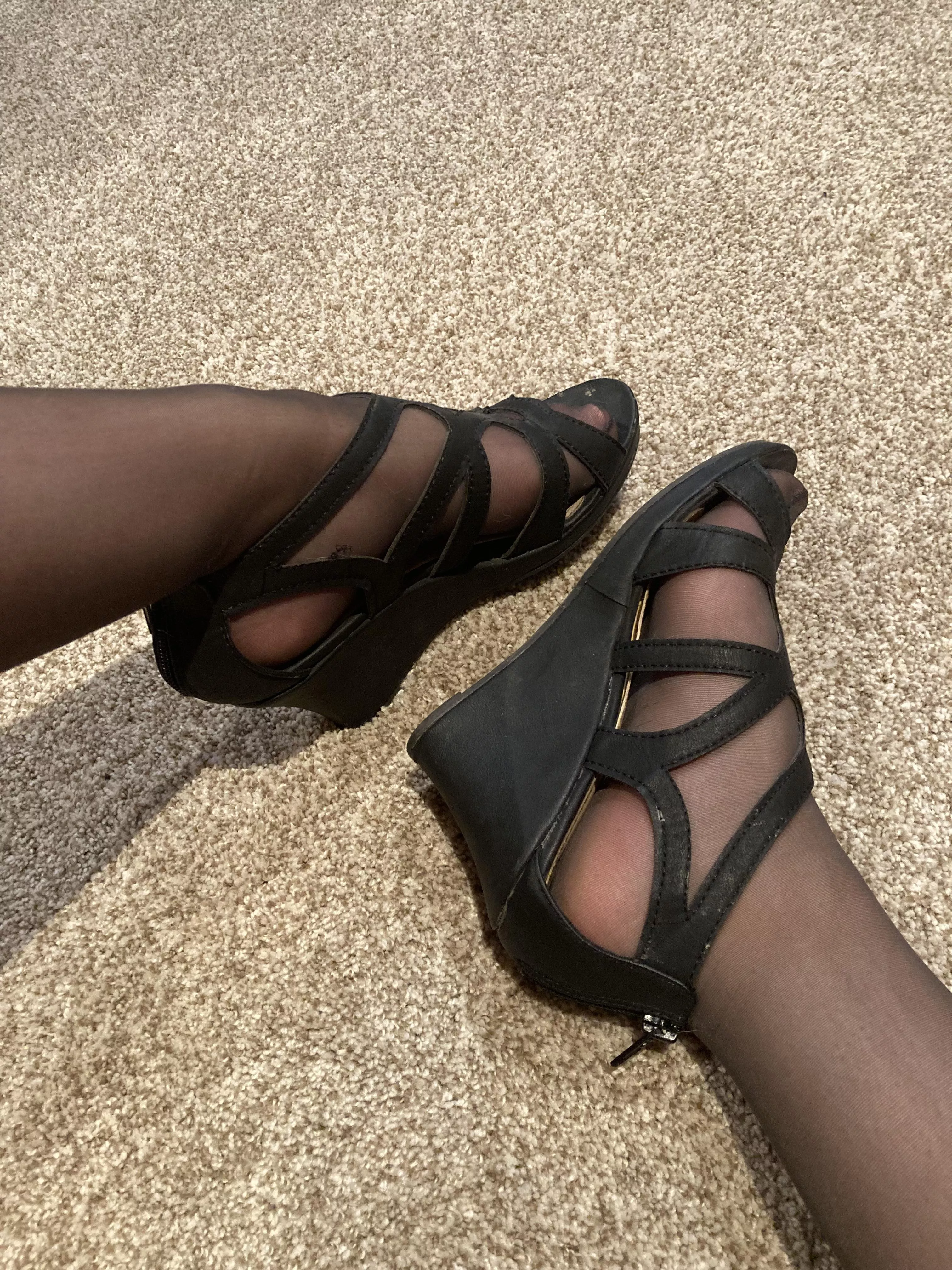 I love a good black heel with lots of straps ðŸ’•