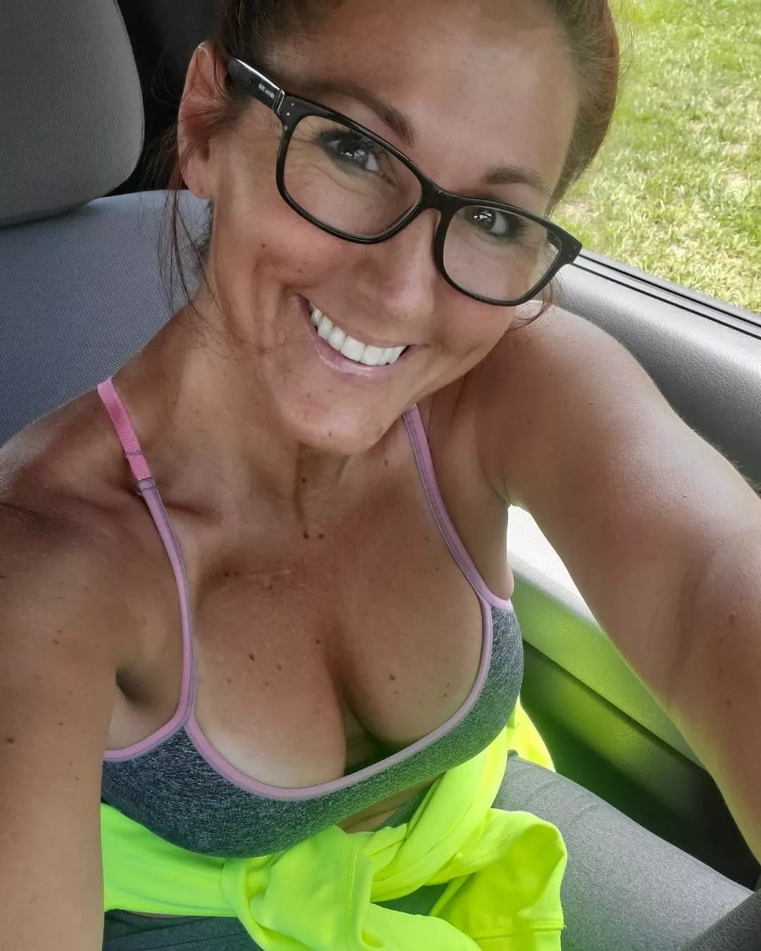 I LOVE a good sports bra!