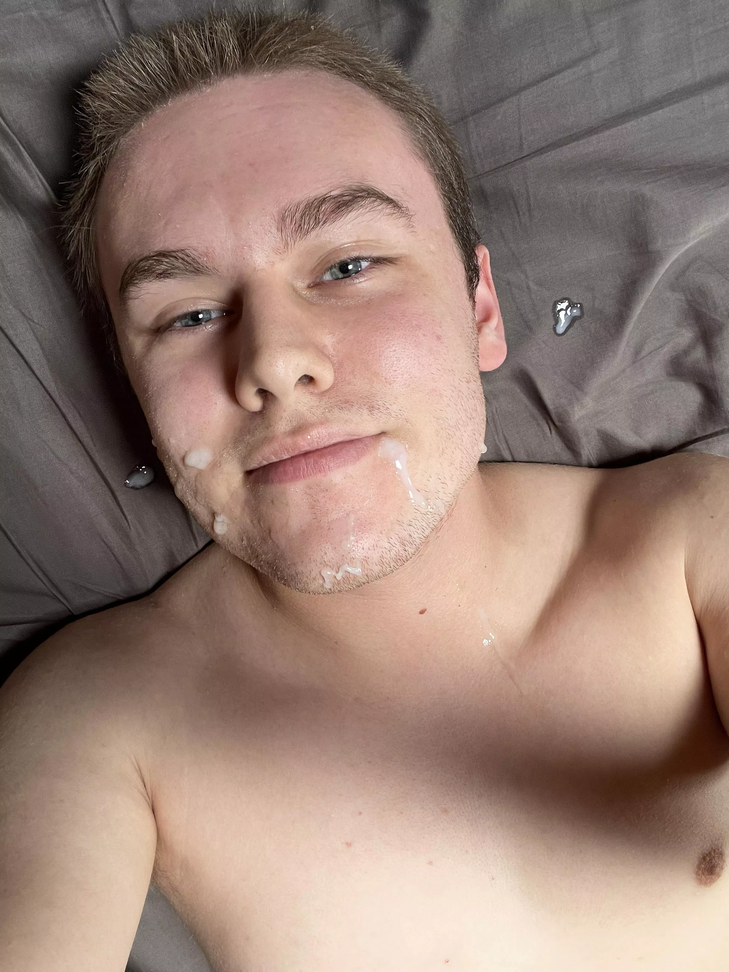 I love cum. I love it everywhere but on my face it’s my favorite spot