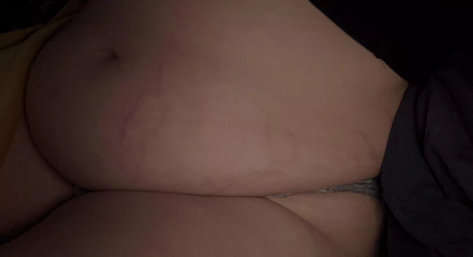 i love my stretch marks ðŸ˜ just ordered dominos anyone wanna watch me stuff my face?