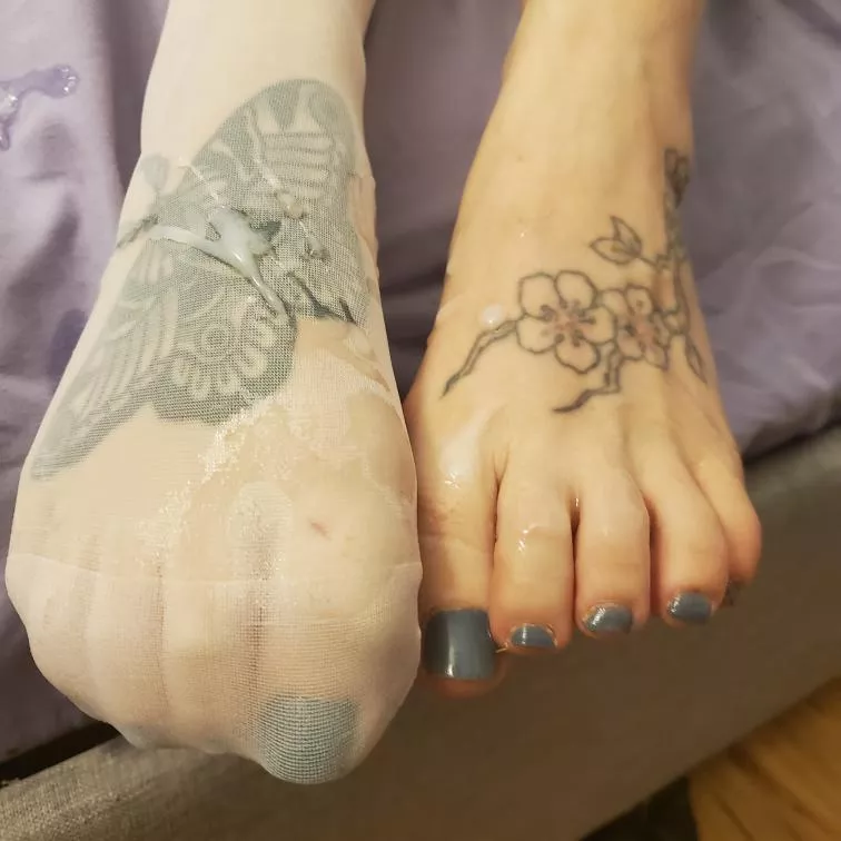 I love to be cum on after a nice foot job