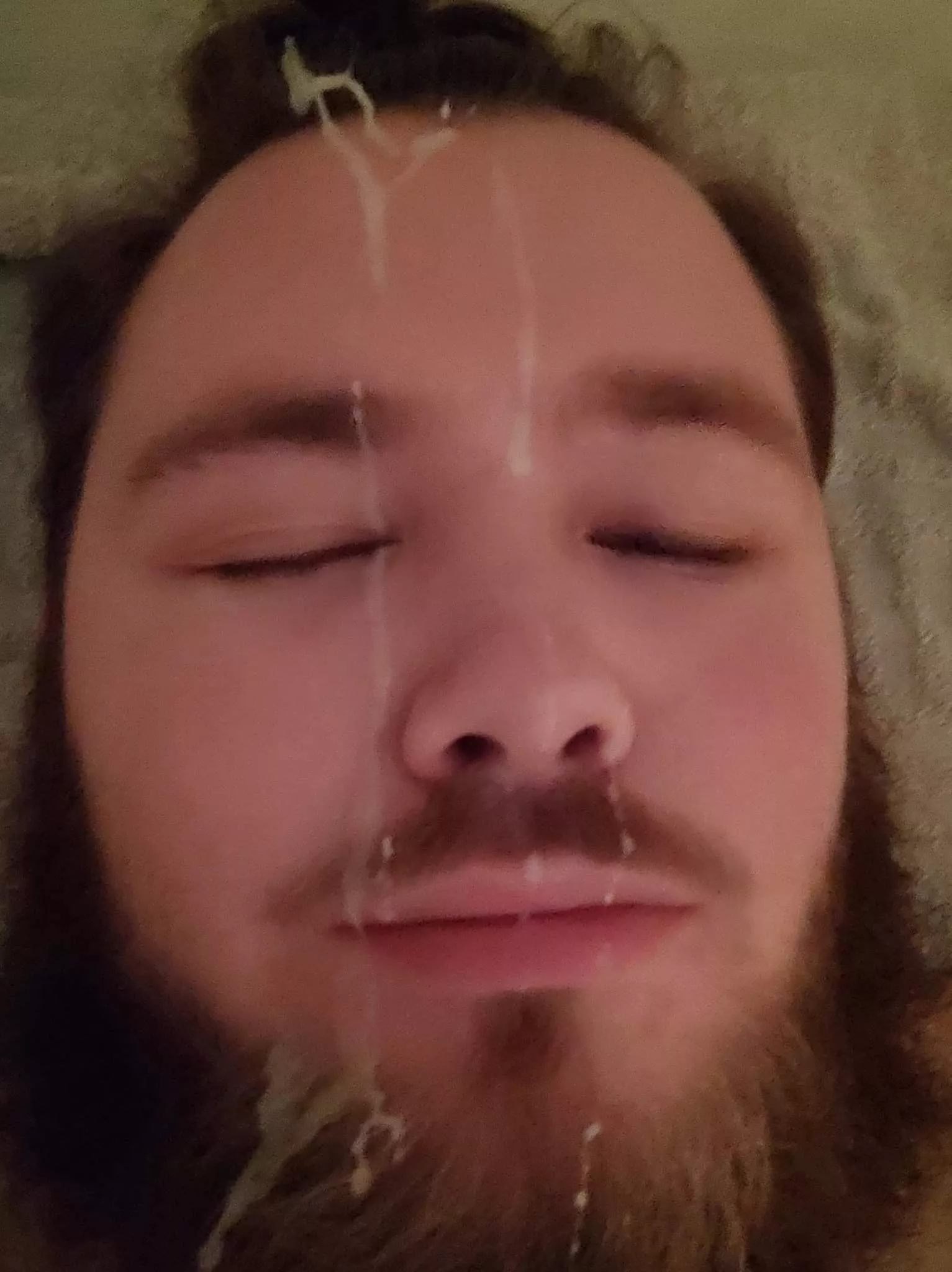 I love when he cum on my face 🥰💦