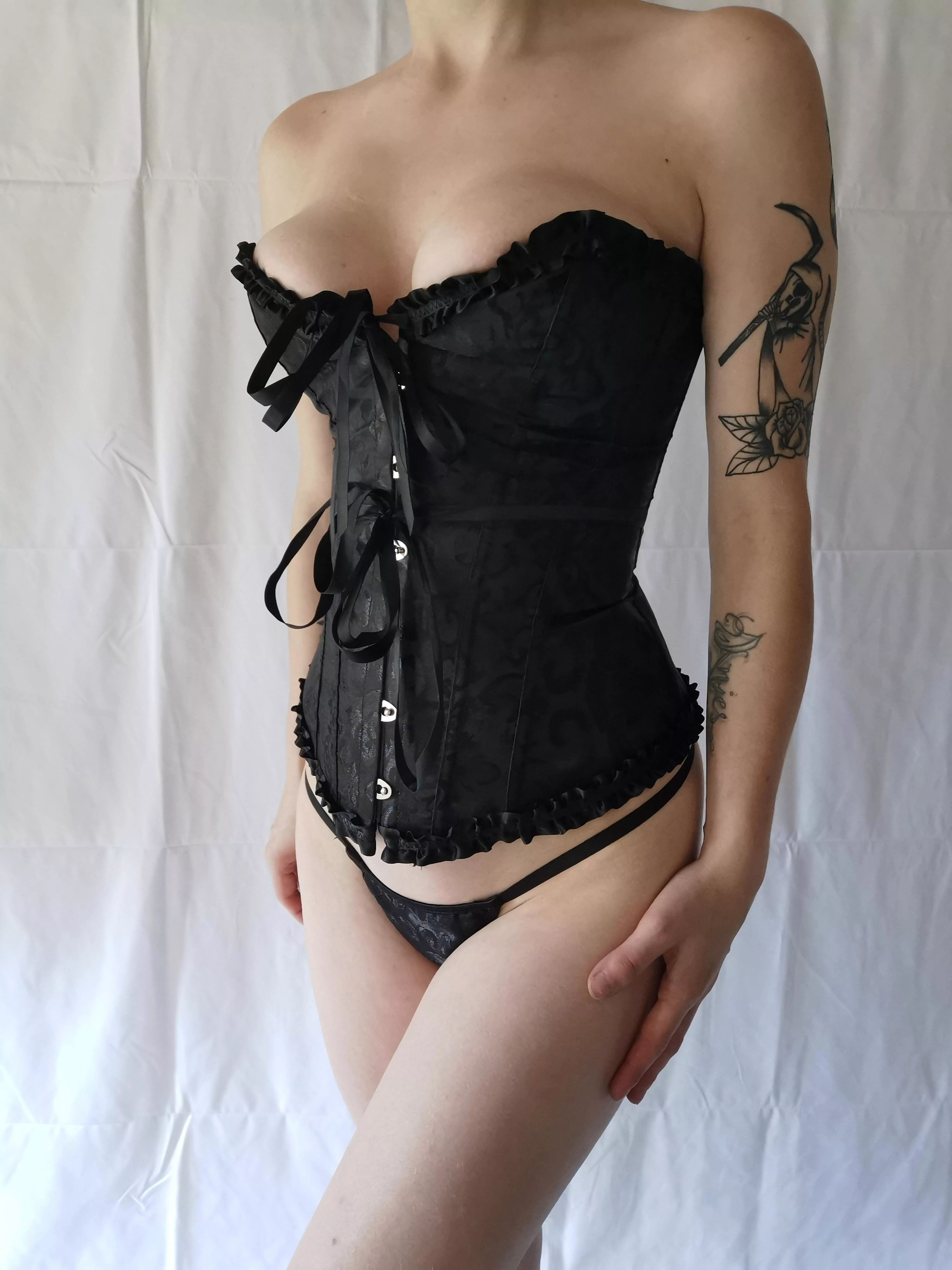 I mean, who doesn't like corsets?!