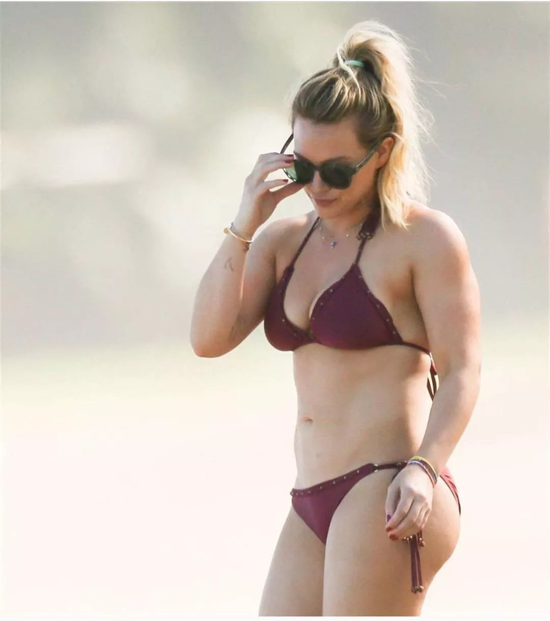 I need to share MILF Hilary Duff with a bud, she needs a rough fuck threesome!