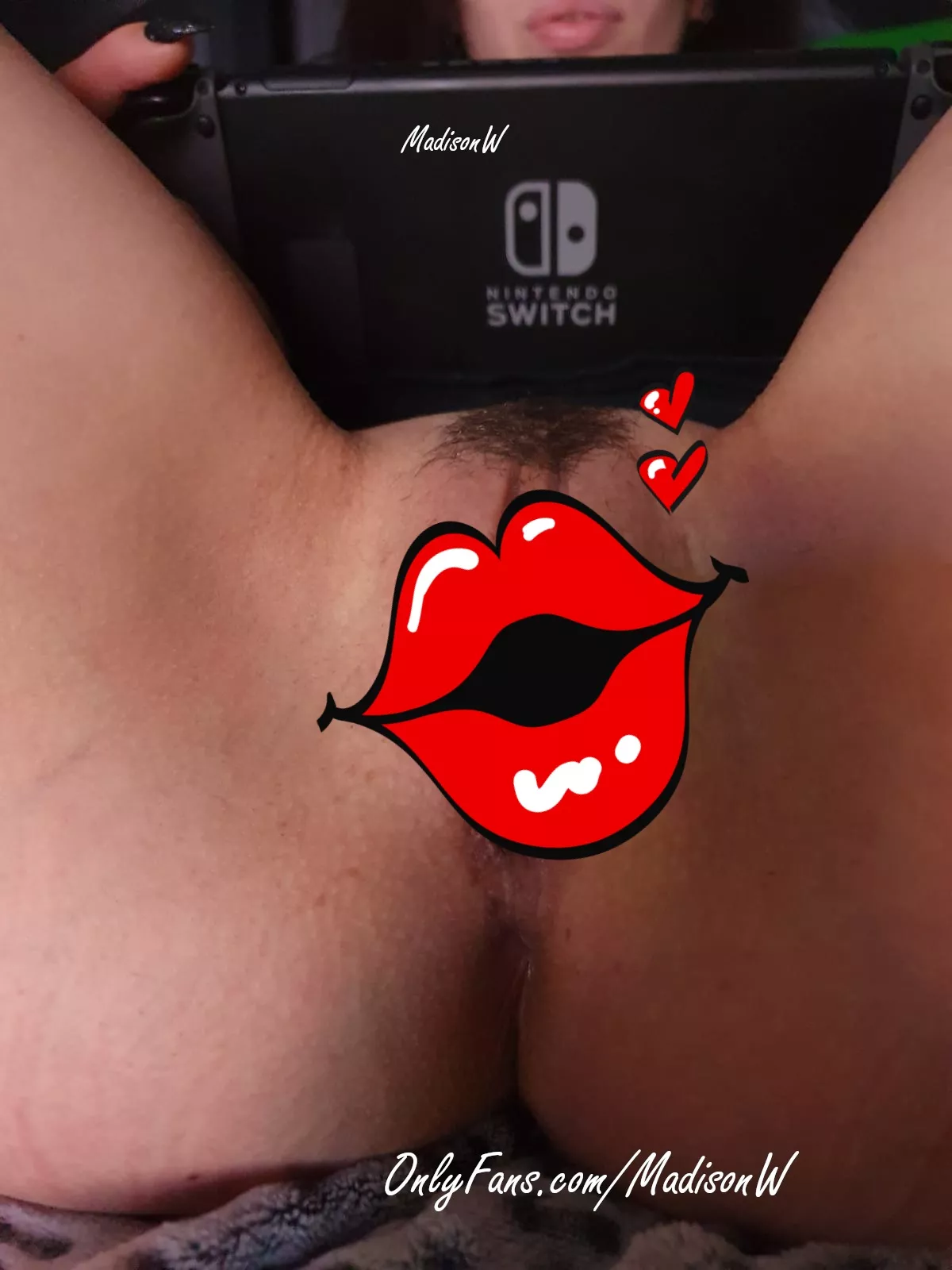 I play with my switch and you play with my pussy 😏, how does that sound?❤️