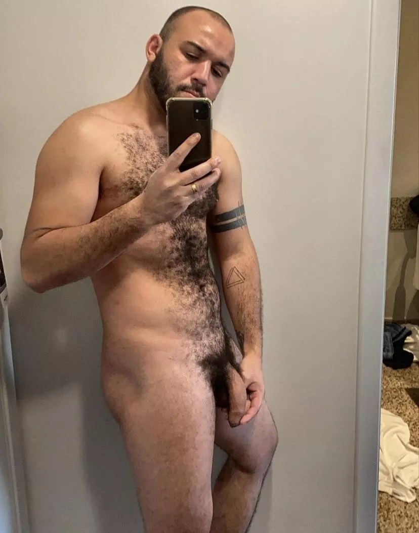 I promise you won’t regret subbing to me! Hairy Brazilian guy here. 🍆😈🔞