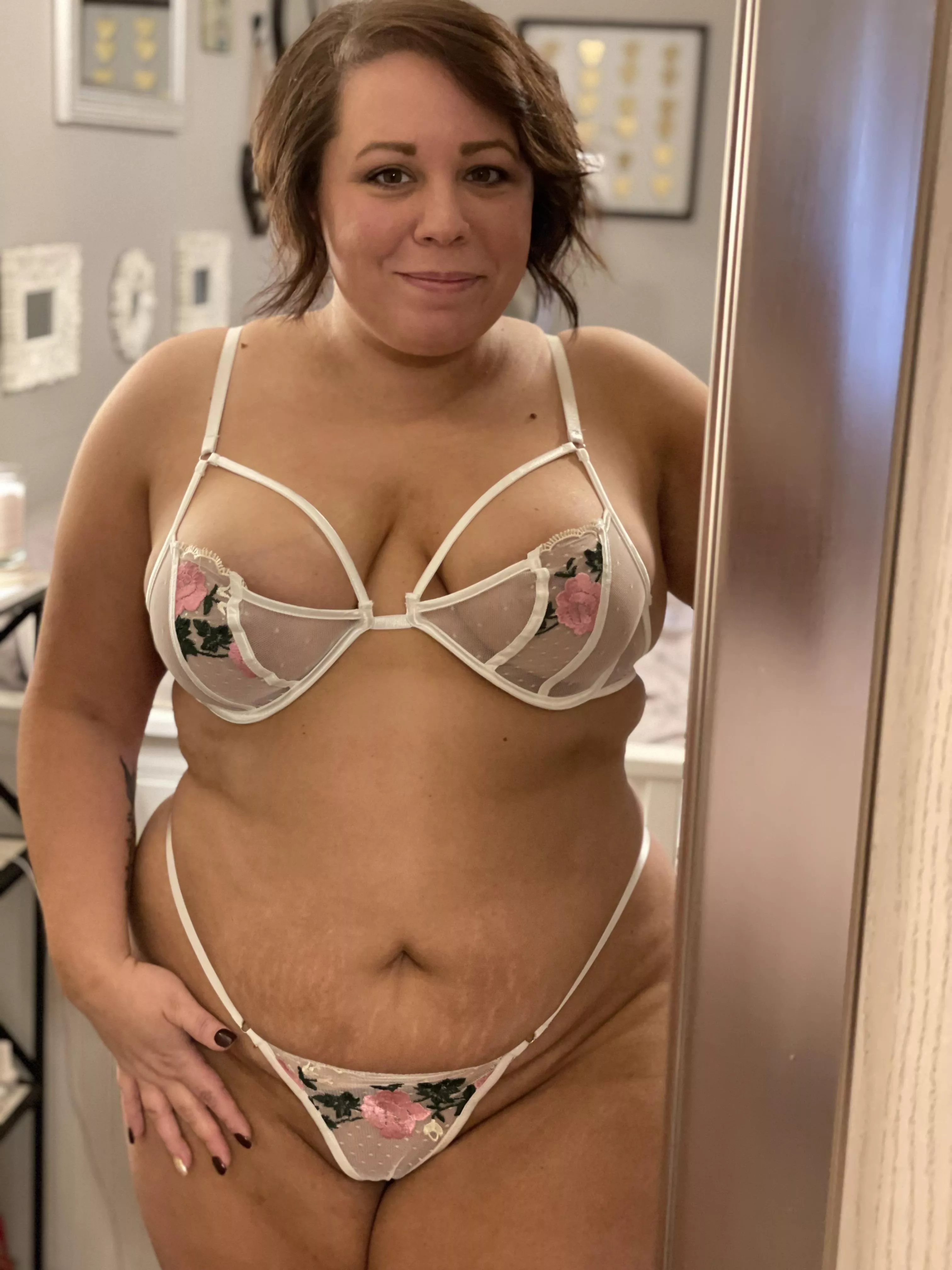 I think this might be my new favorite set… I’ll have to remember the garter and stockings next time? Got overly excited and forgot half my outfit…