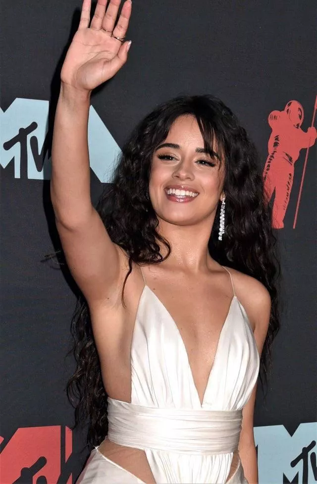 I wanna make a bud cum to Camila’s armpits so badly