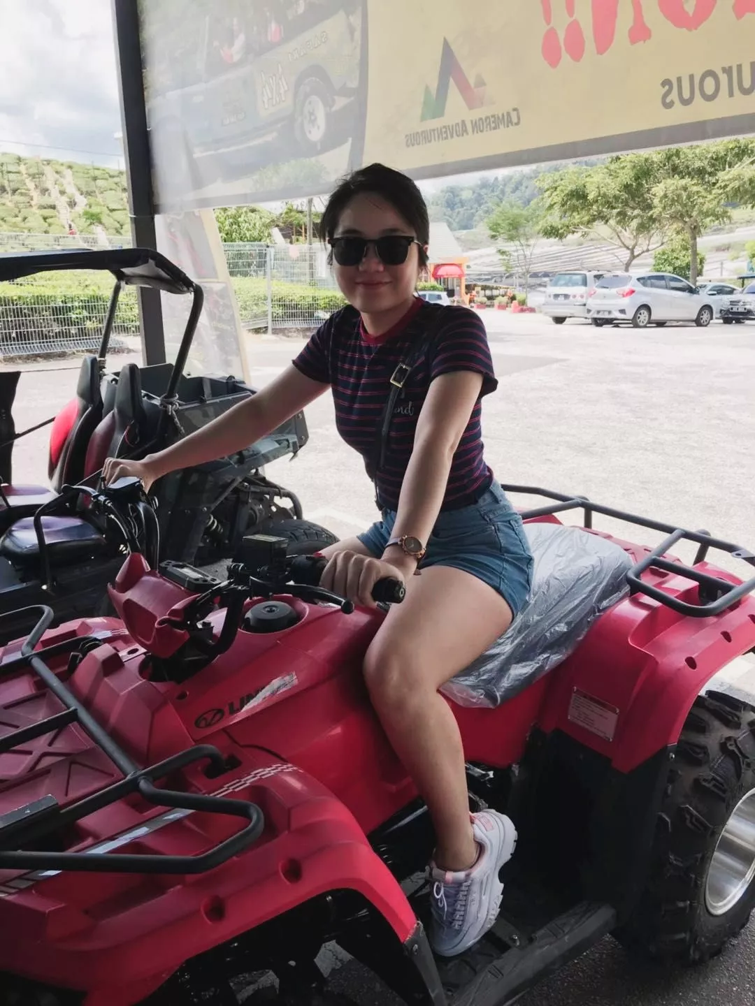 i wanna sniff that seat, lick those thick thighs and fuck her on the atv