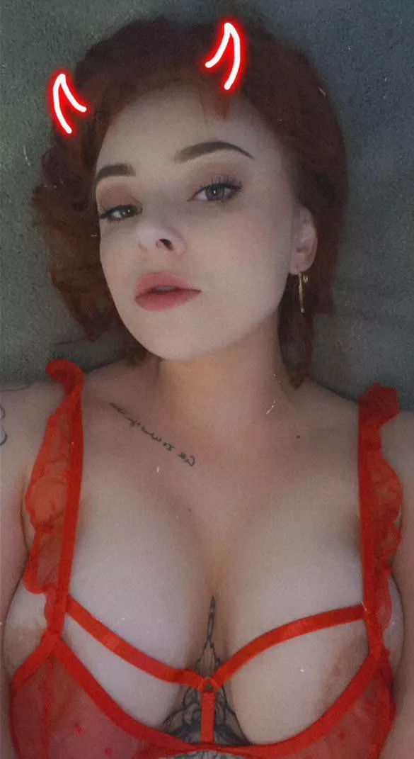 I want to bounce on your cock and watch your face while you empty yourself into me. I want to be your little pocket slut;)