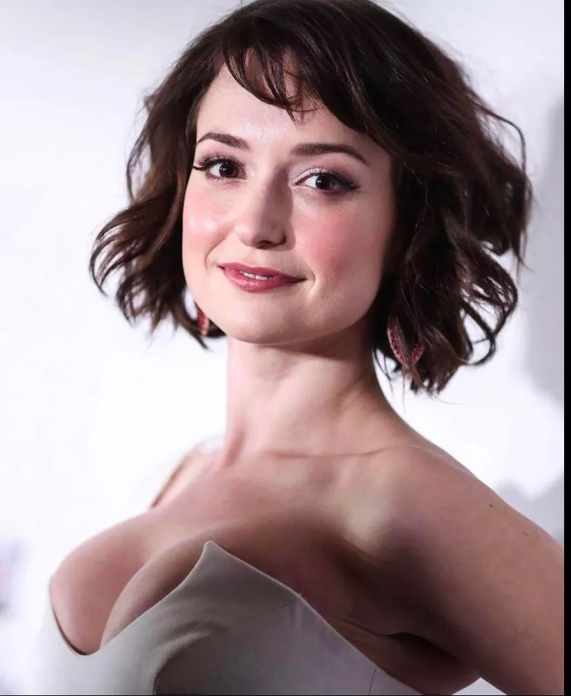 I want to cover Milana Vayntrub’s tits with cum