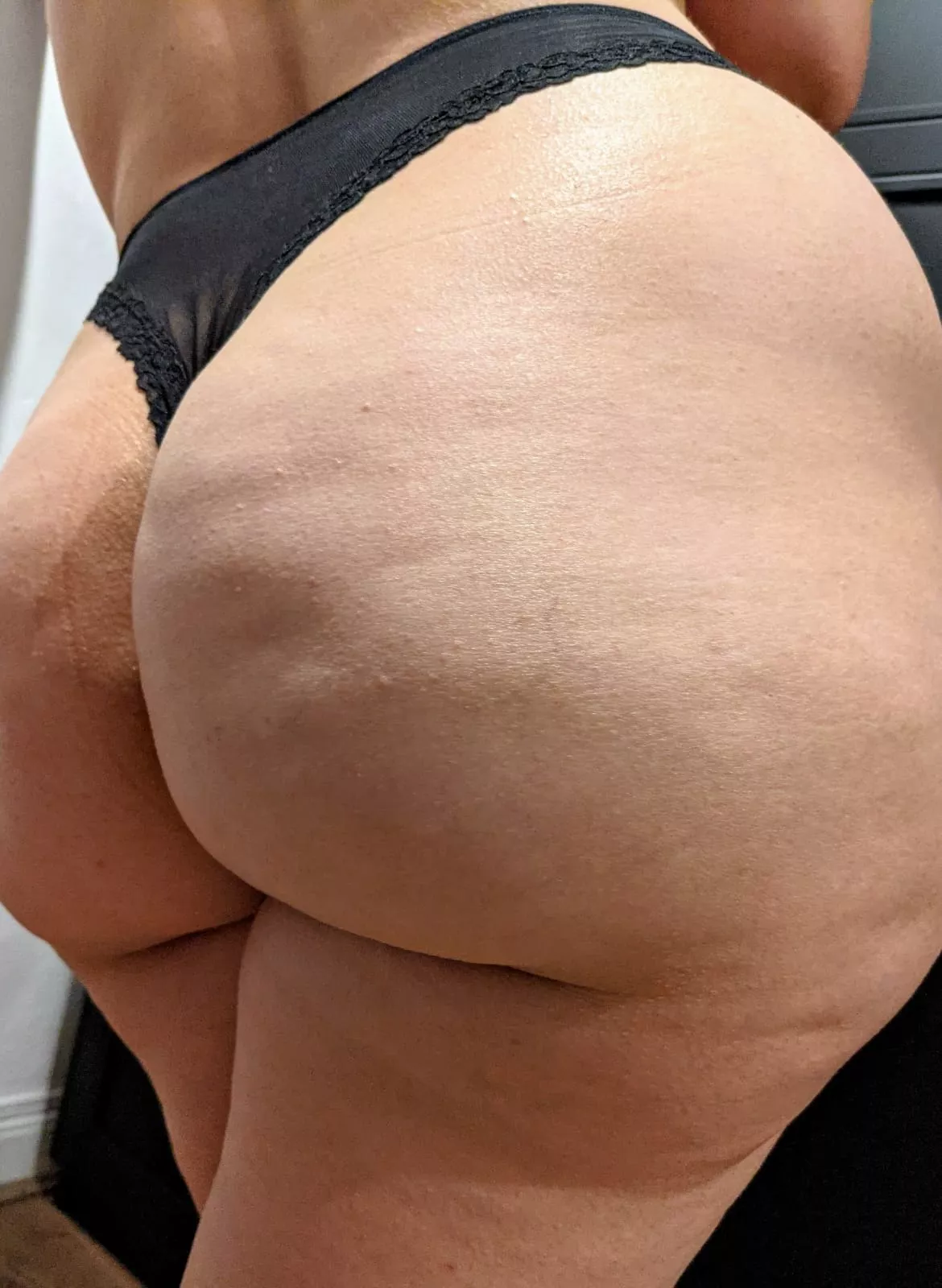 I'd love to know what you'd do to my ass...