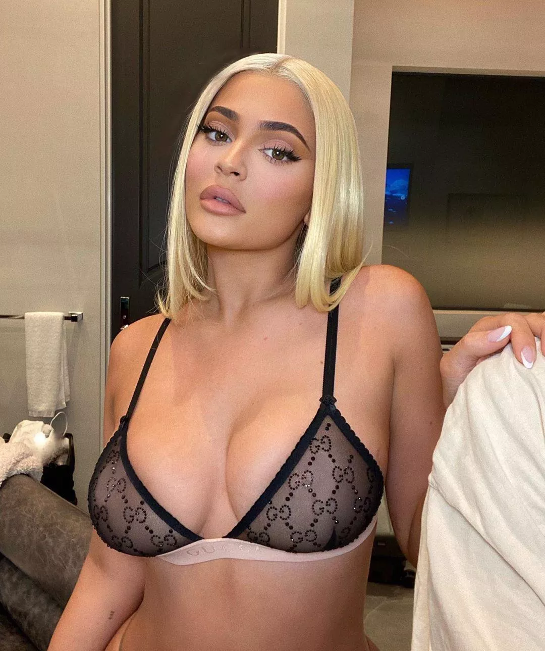 I‘d love to worship goddess Kylie Jenner