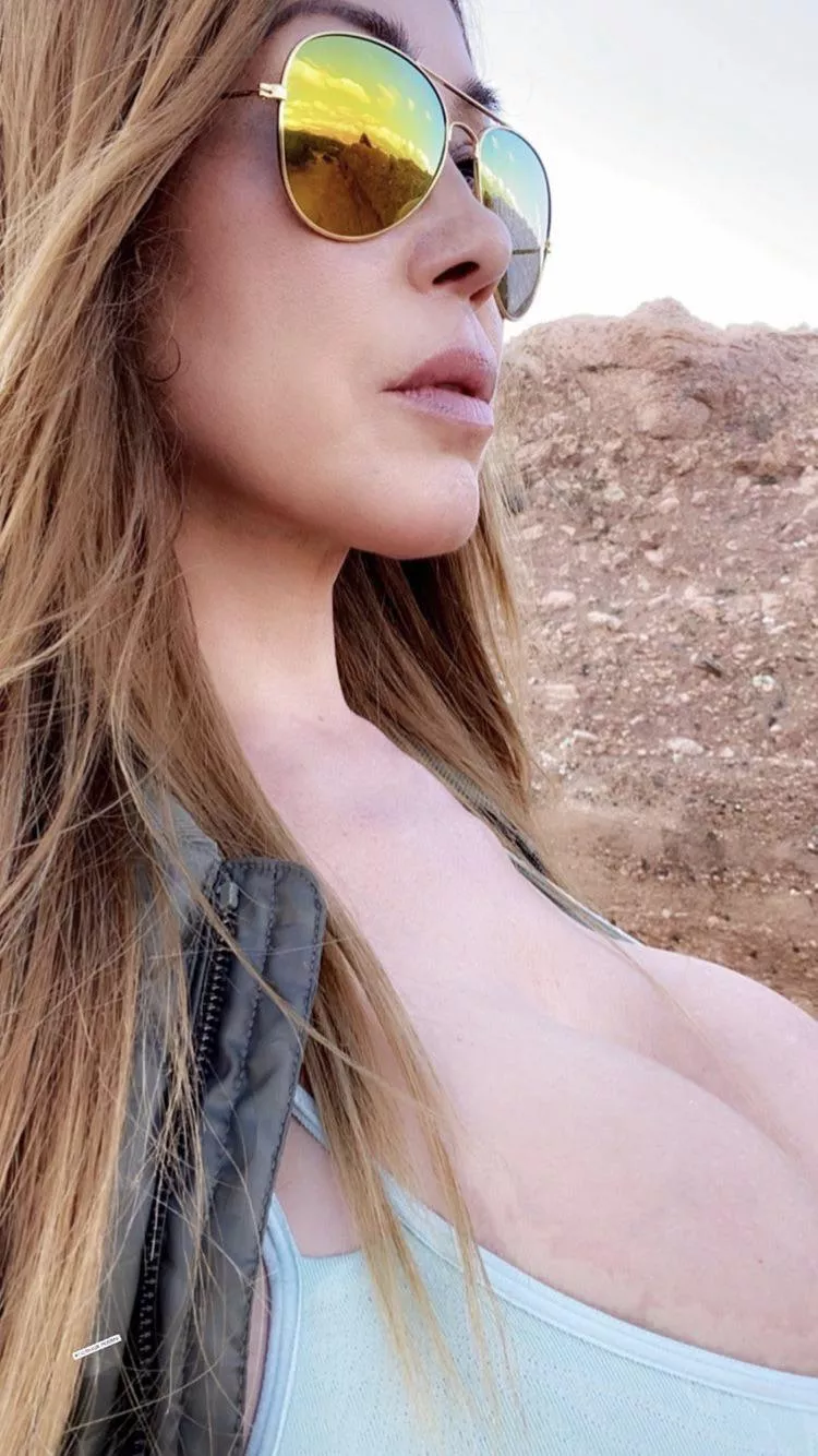 IG - Letâ€™s go hiking (you think her Onlyfans is worth it?)