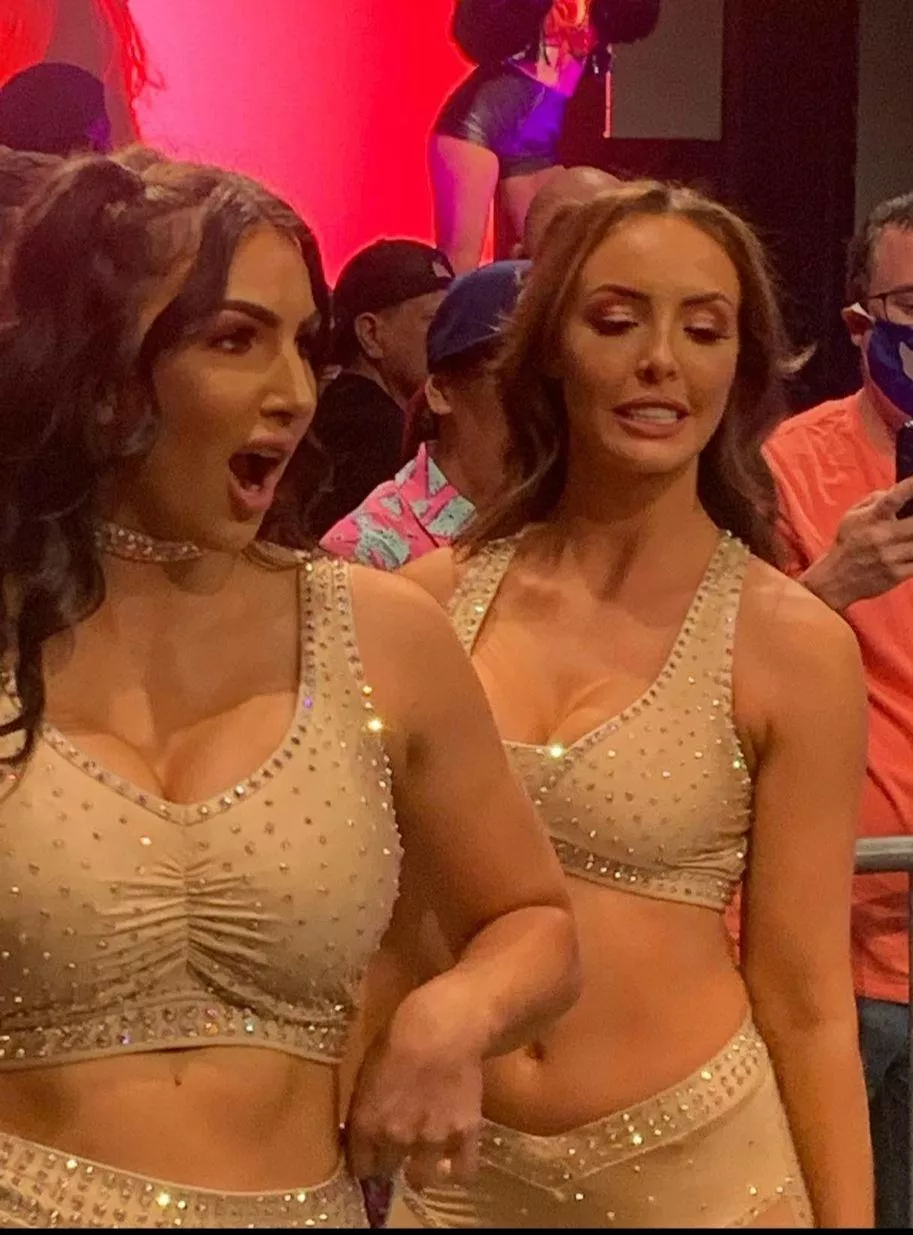 IIconics - Billie has a huge set of tits 😂