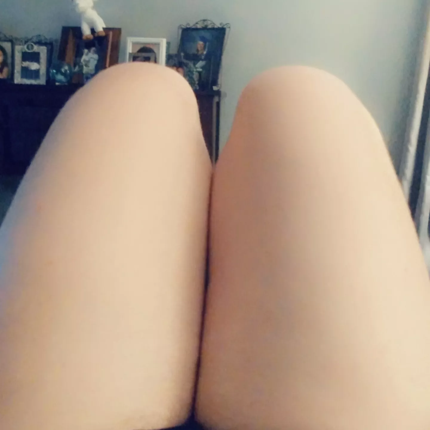 ik they're just thighs but I think they loook nice hehe ;3