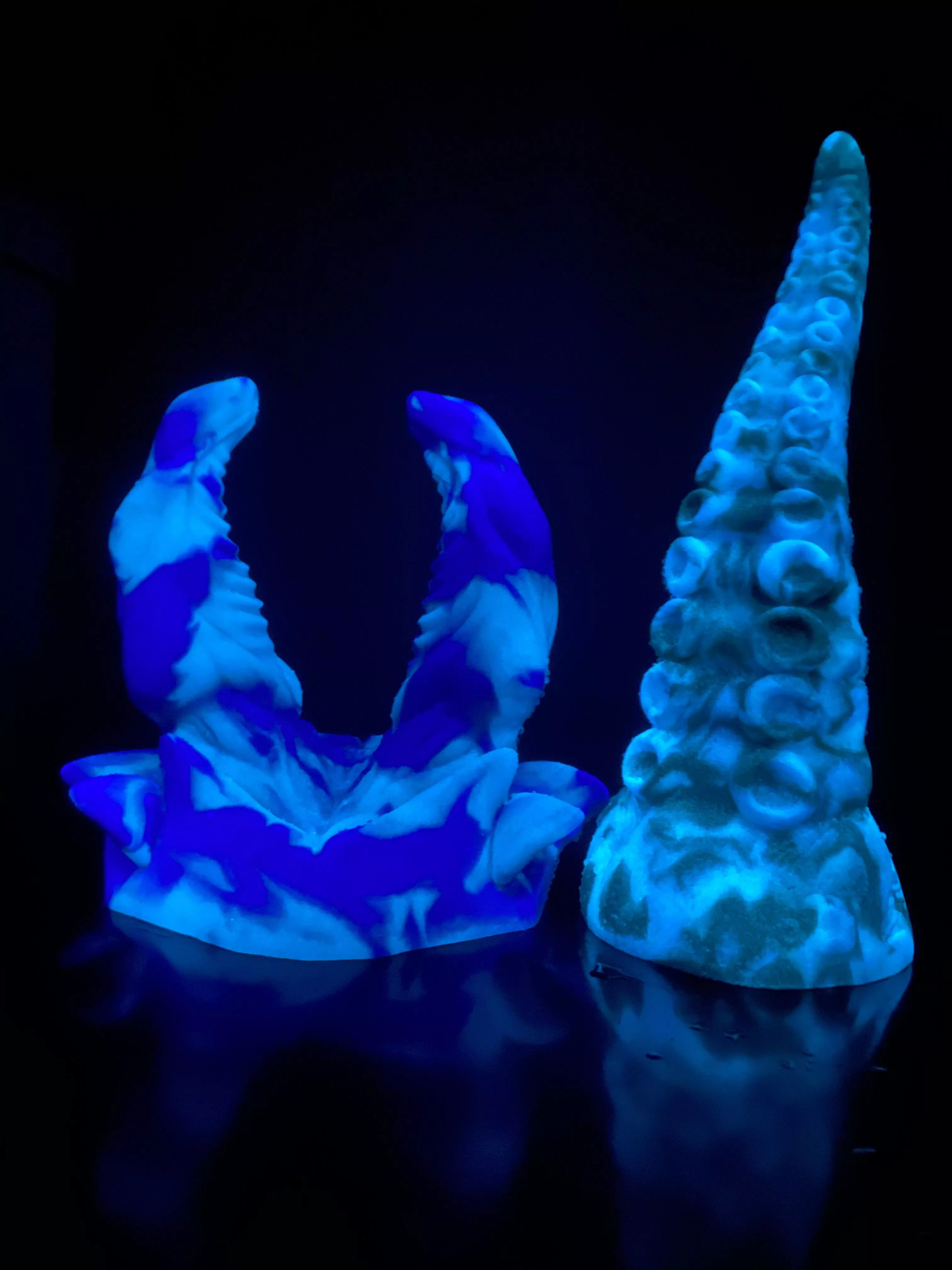 Ika natural (left) vs Arabian Blue with GITD (right)