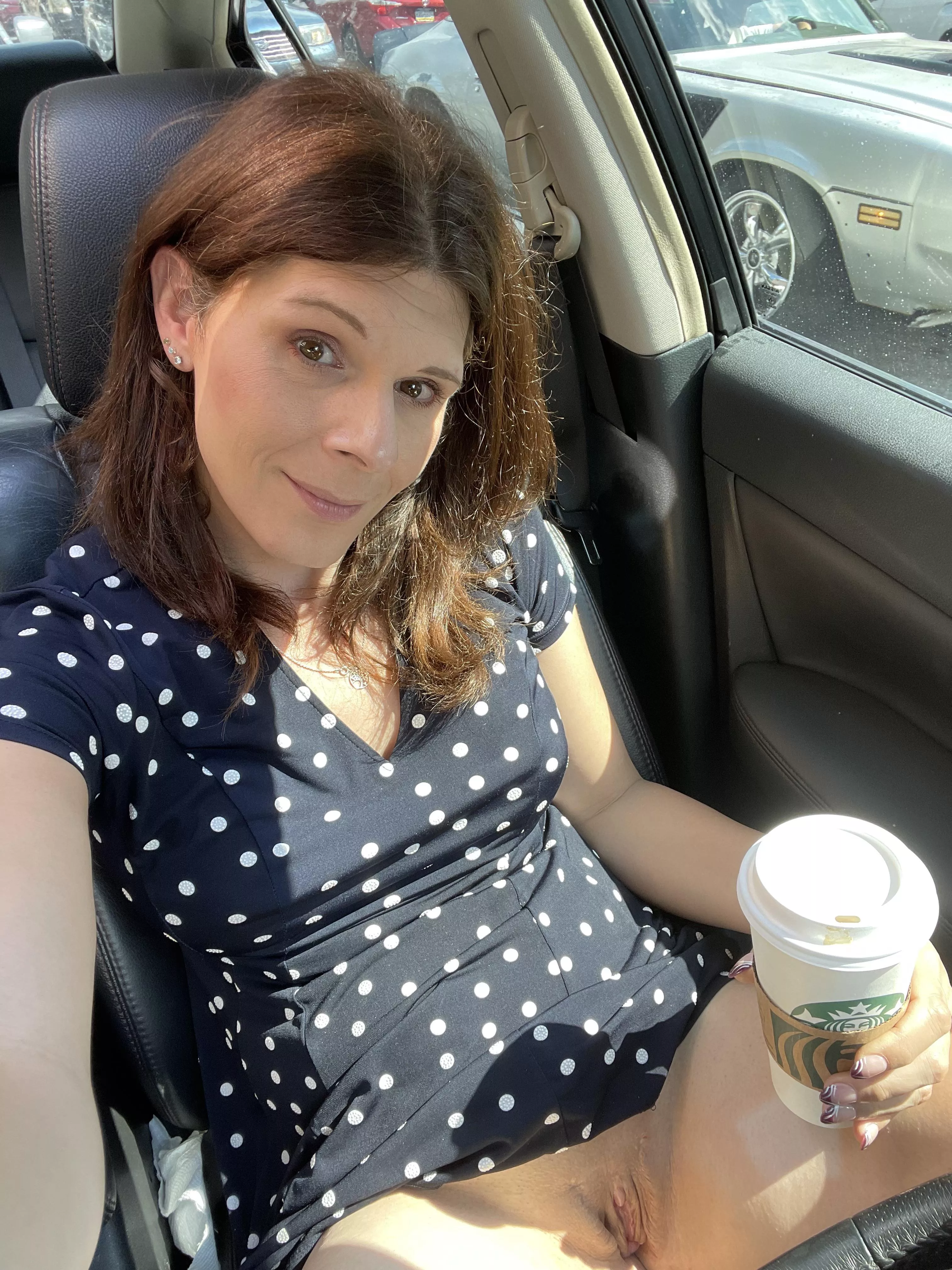 Iâ€™ll enjoy my yummy drinkâ€¦while you just enjoy me (39F)