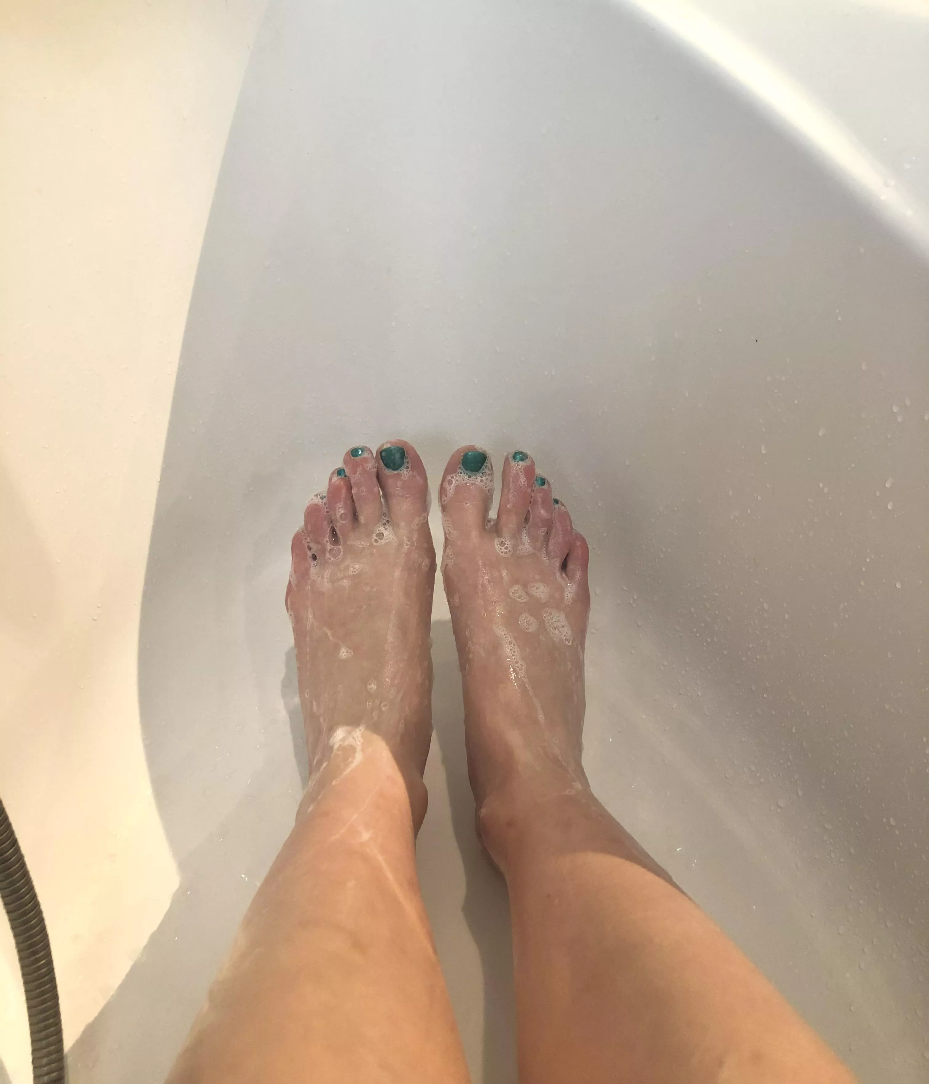 I'm back with soapy feet 👣