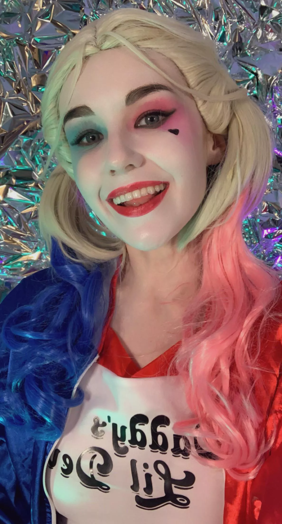 I’m live rn as Harley Quinn on twitch! /EmilyBloomShow