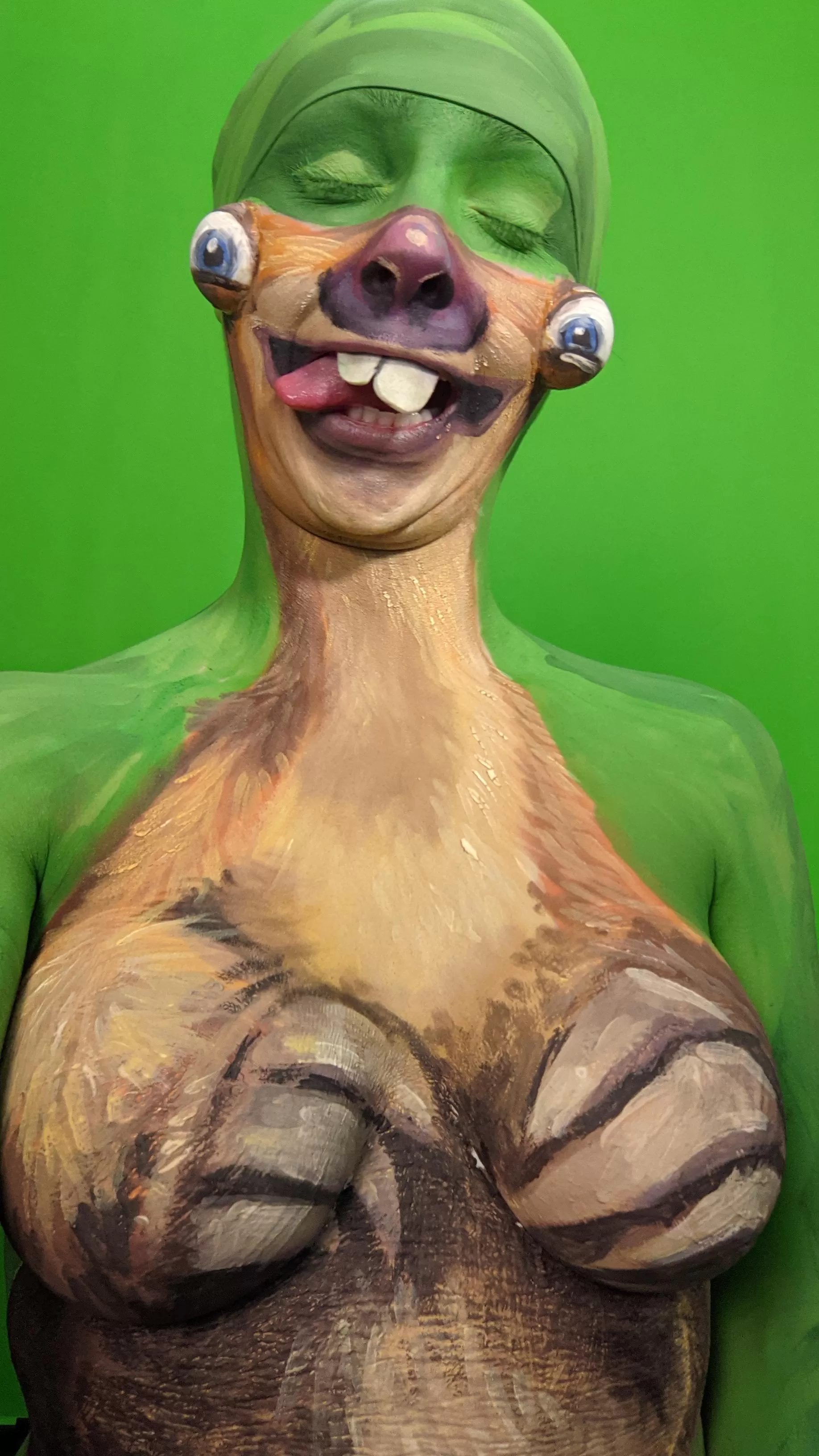 I'm not sure if I'm blessing or cursing your feed with my Did the Sloth body paint haha do you like it??