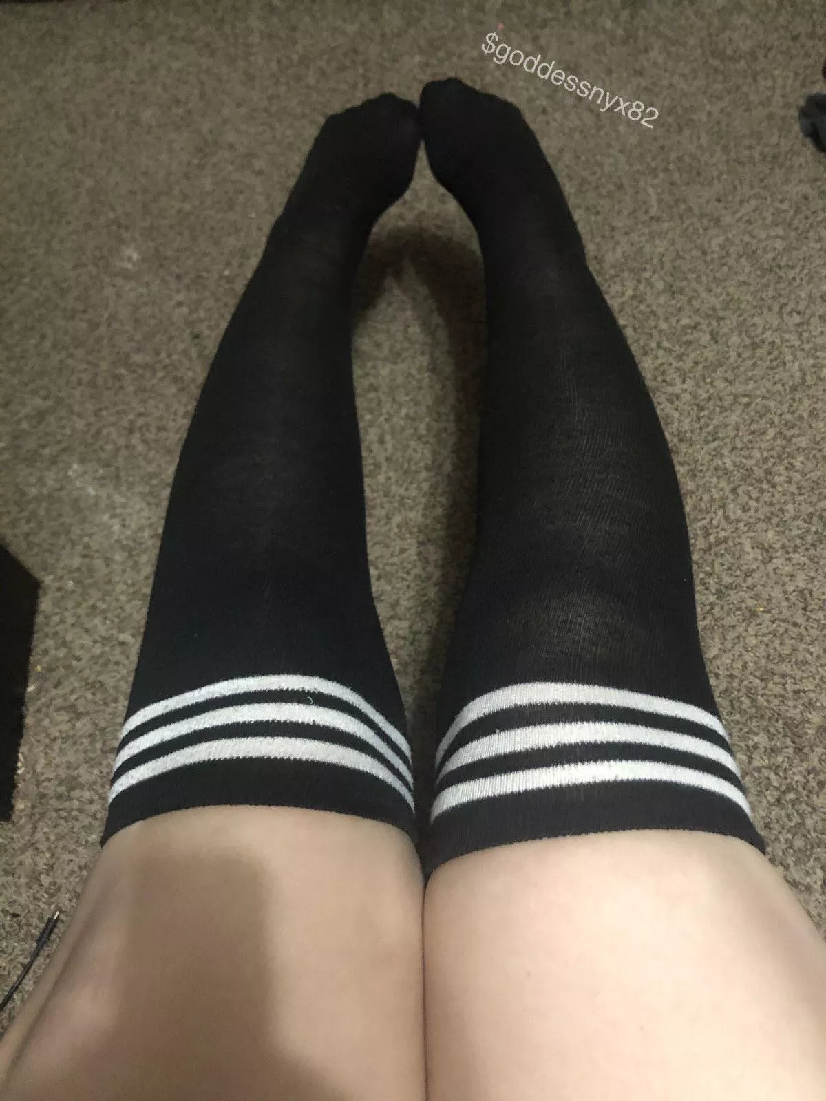 Iâ€™m obsessed with thigh high socks ðŸ§¦ [F]