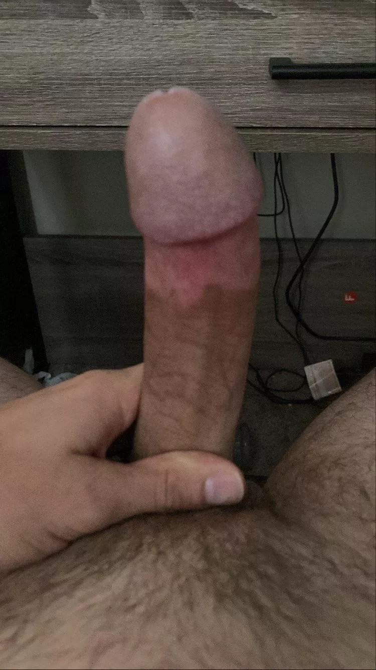 Iâ€™m really horny and looking for woman to have some fun with!! ;)