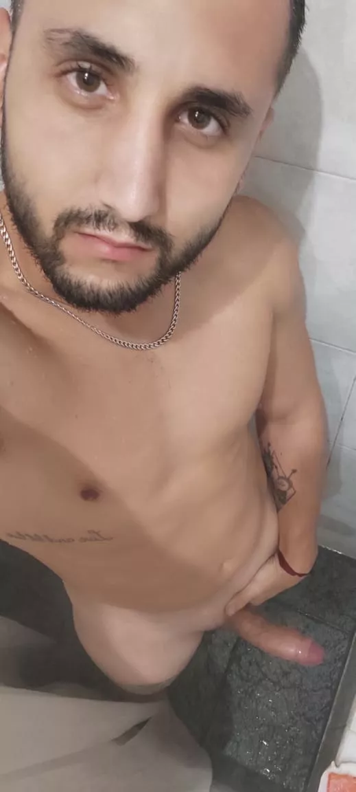 i'm so fucking hard and so horny🙊