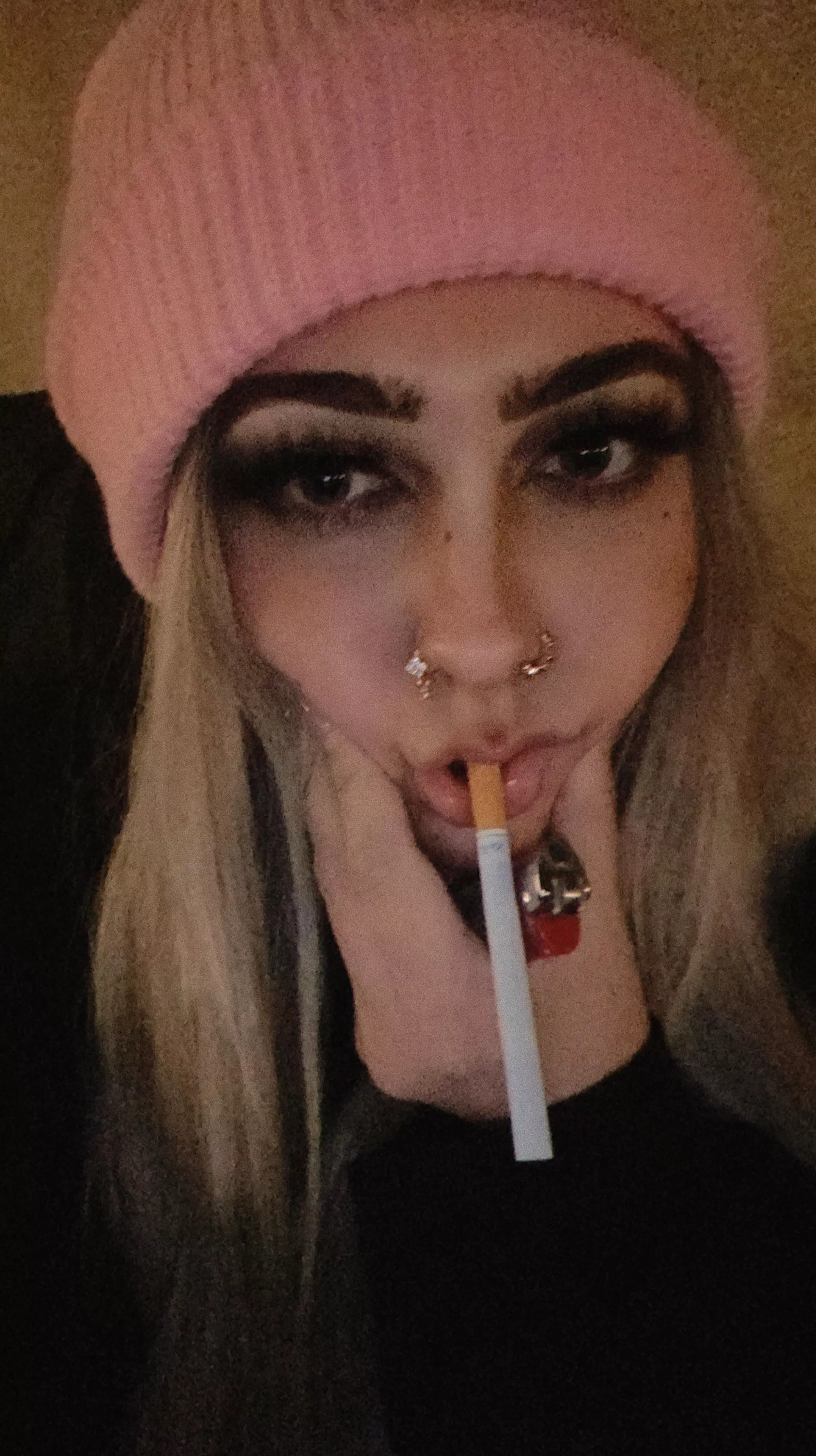 imagine having such a cute lil smoker gf