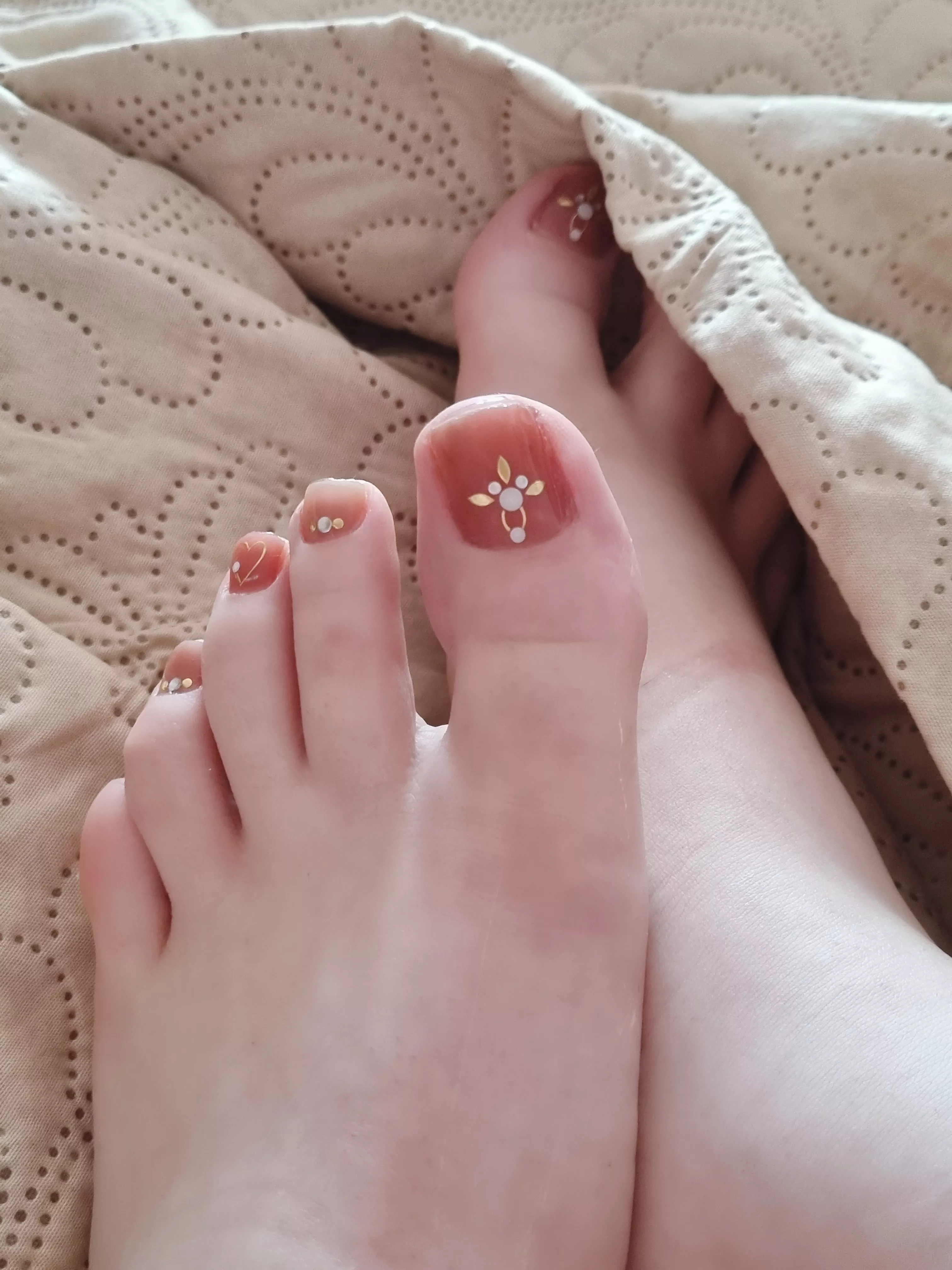 imagine waking up next to my feet ðŸ’ž