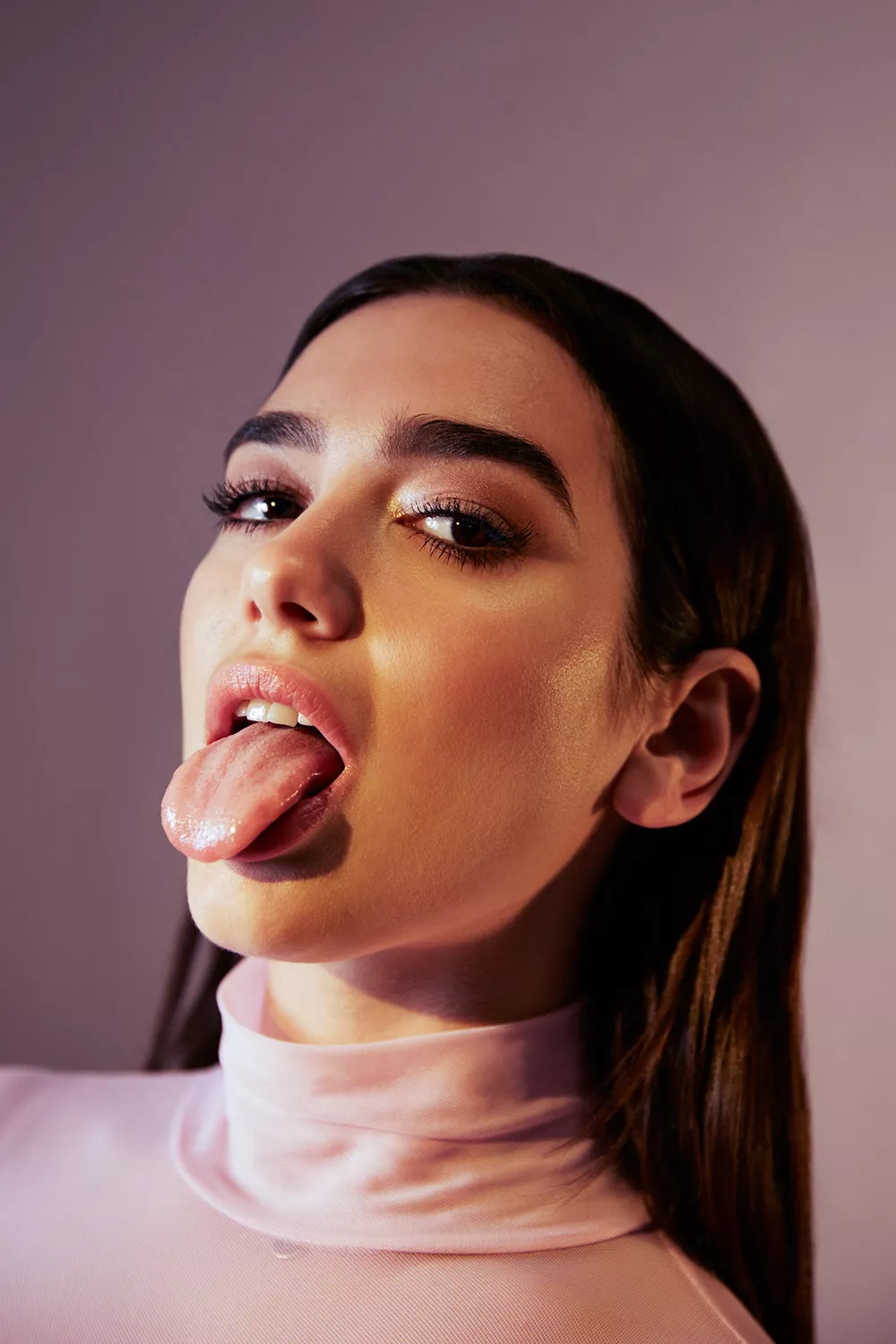 Imagining the feeling of Dua Lipa's tongue on my cock