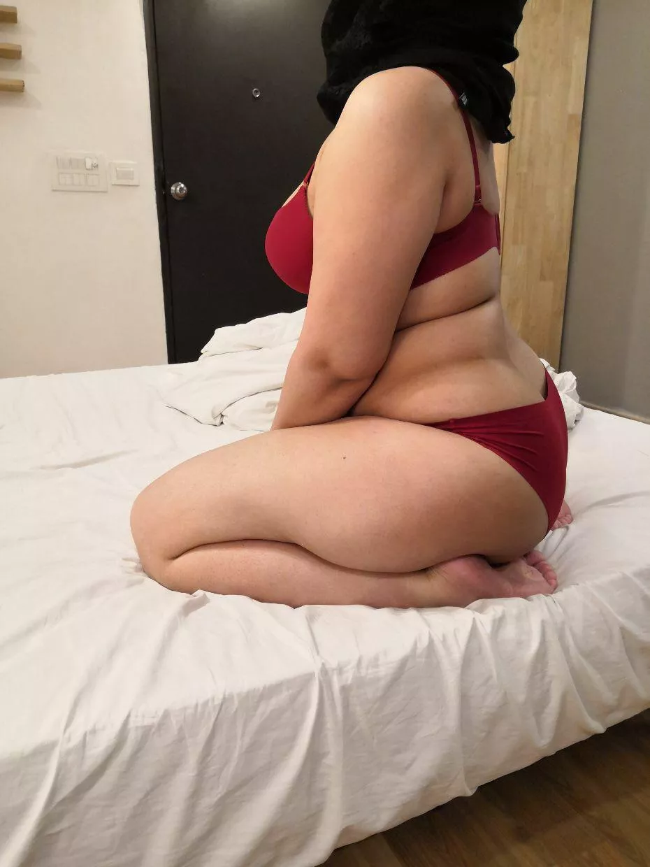 Indian wife, 30