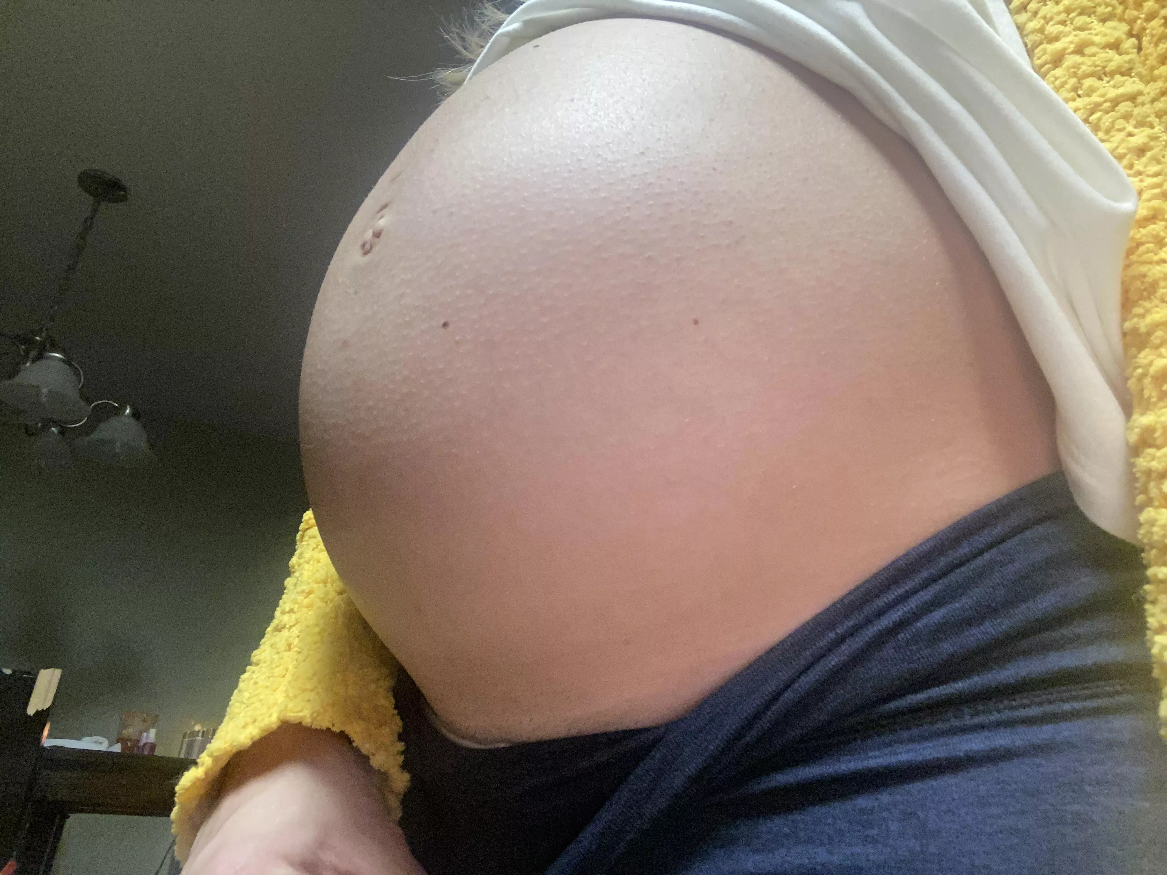 Interested in seeing me naked?🔥😉 first time being pregnant and it has make my hormones go crazy so let’s have some fun! 😛💦 link in comments or message me