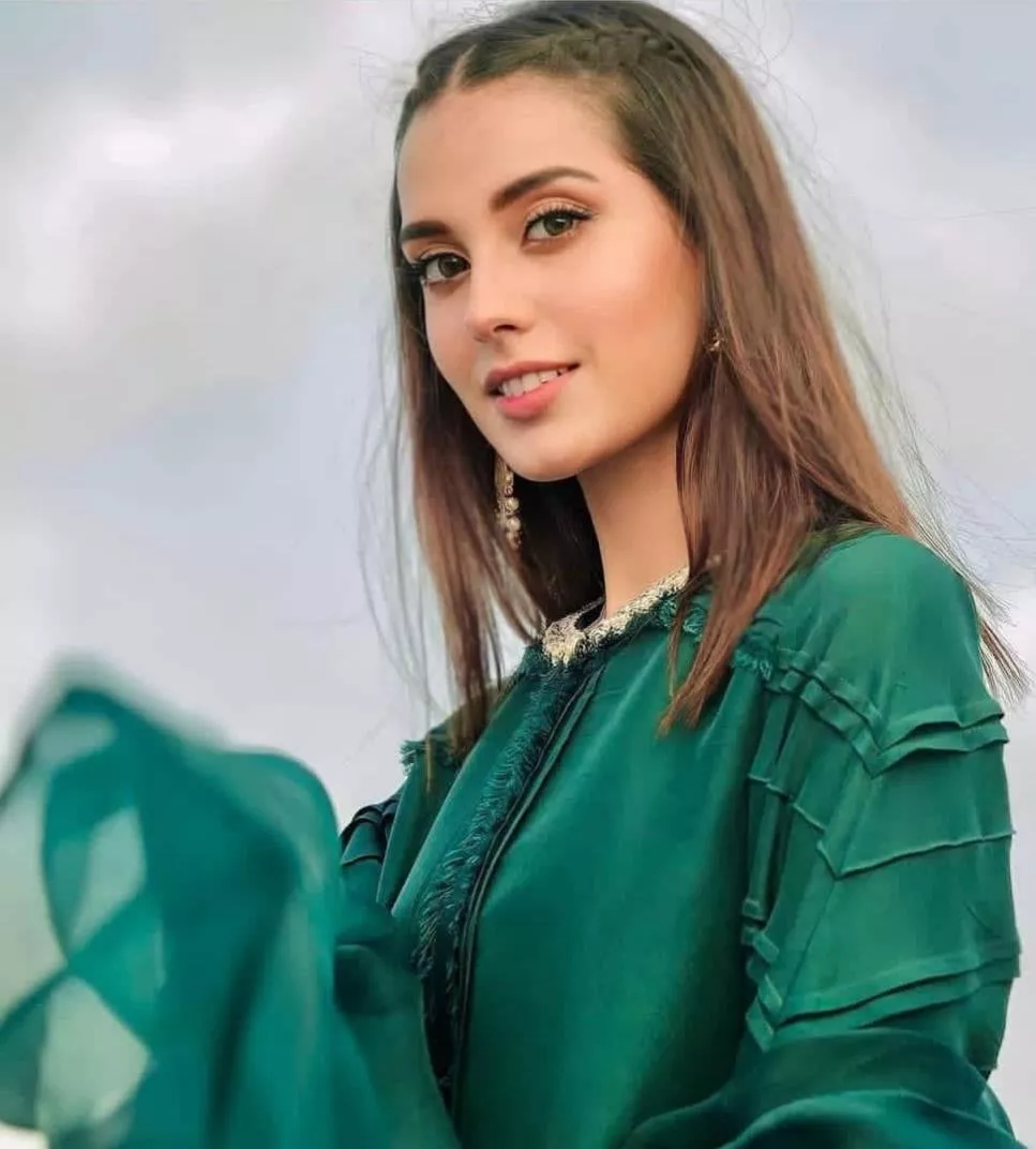 Iqra Aziz