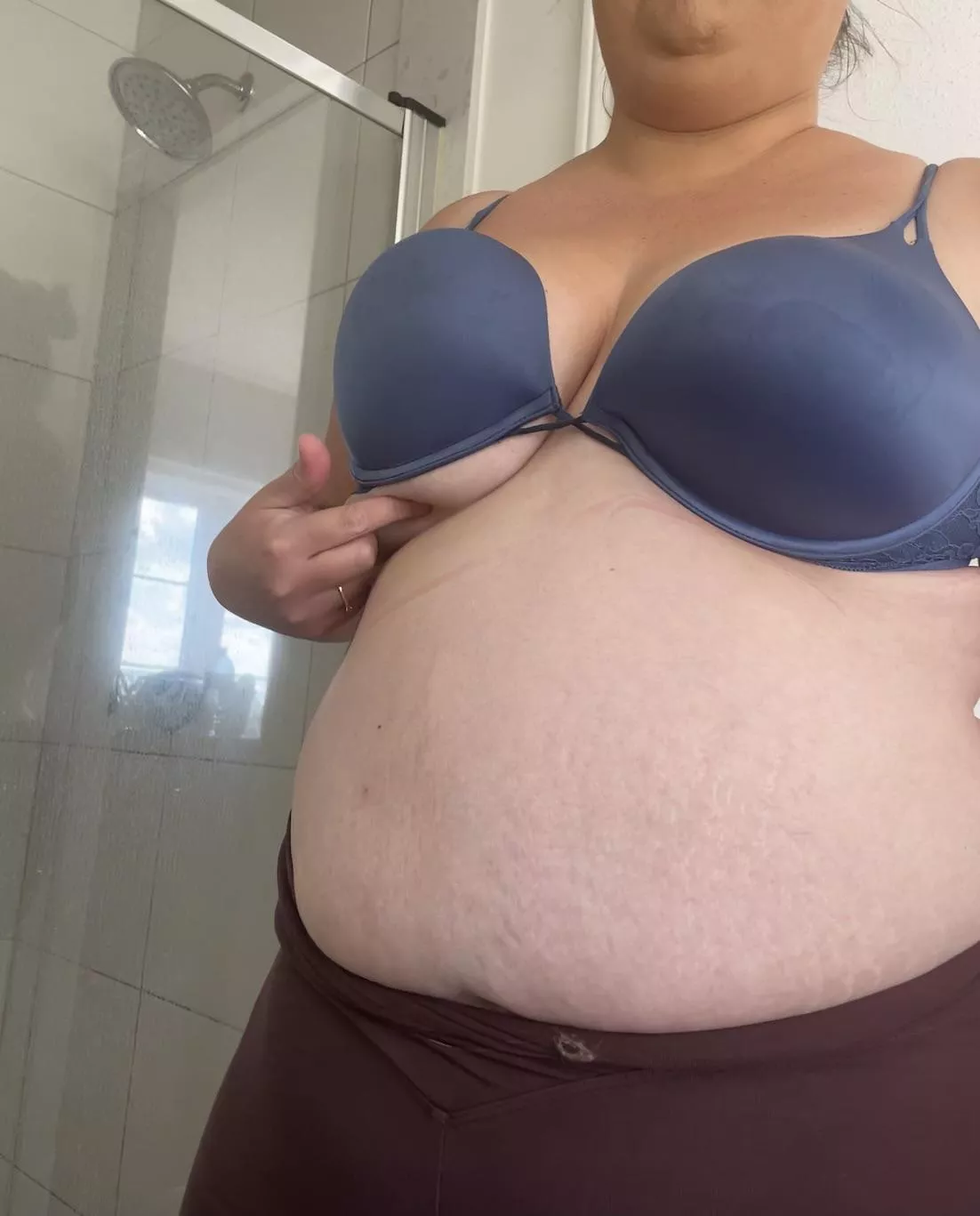 Is 285 pounds SSBBW? Been bred 3 times, 28 years old