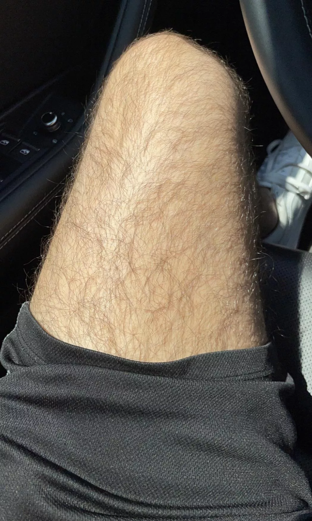 Is there a place for my hairy thigh (and leg)?