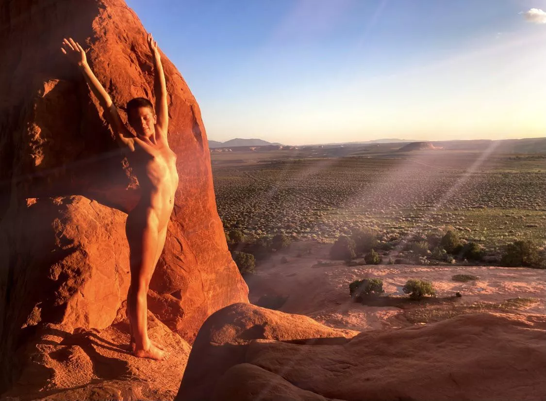 Is there anything better than a sunset stretching sesh?