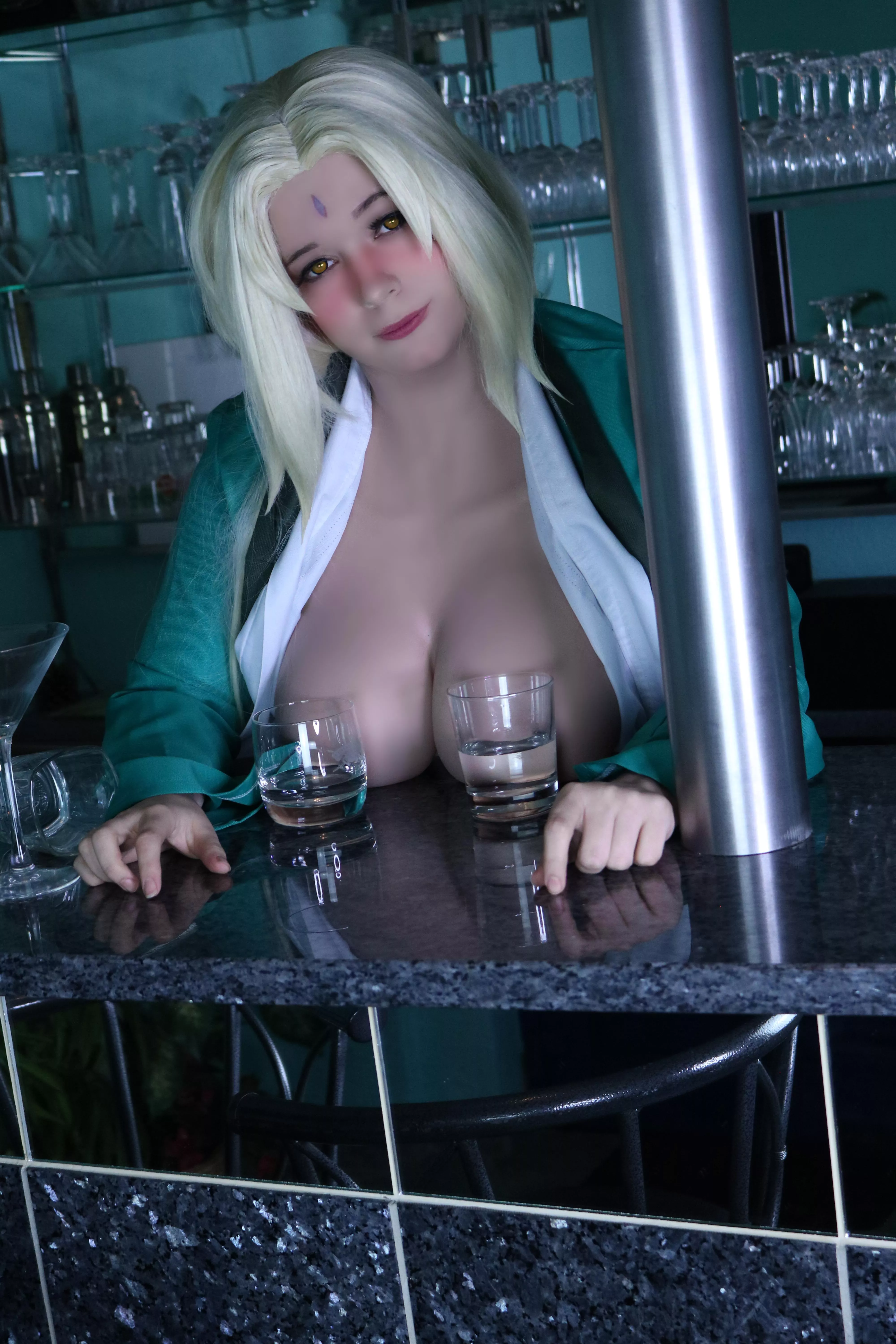 Is there anything Tsunade can serve you with? (By Lysande)