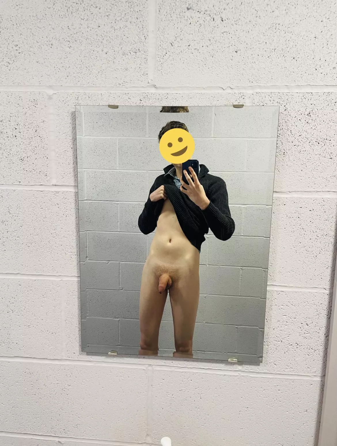 Is this what public toilet mirrors are for? 🤭🙈