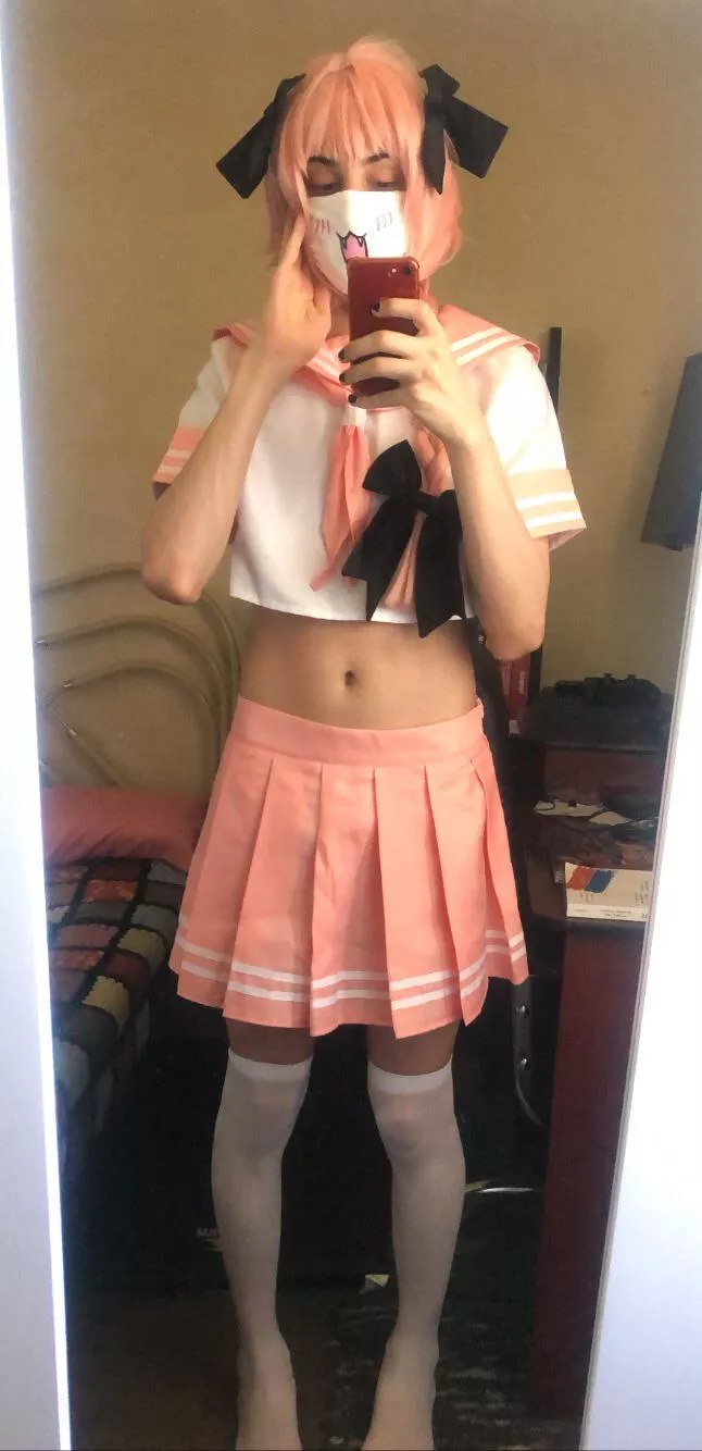 It's femboy friday, so have an Astolfo cosplay :3 did you like it? 🥺