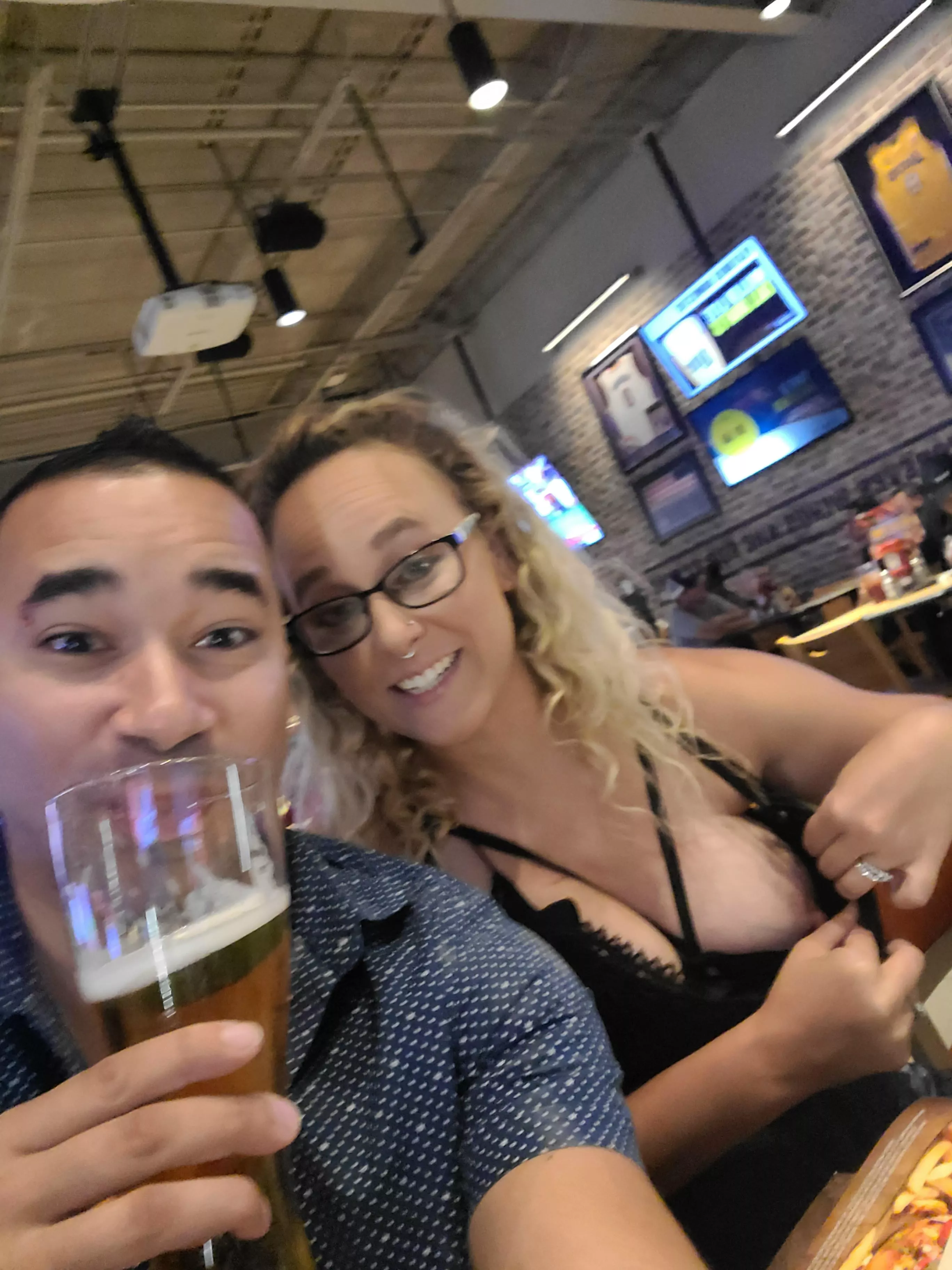 It's fight night at BWW! 🥵