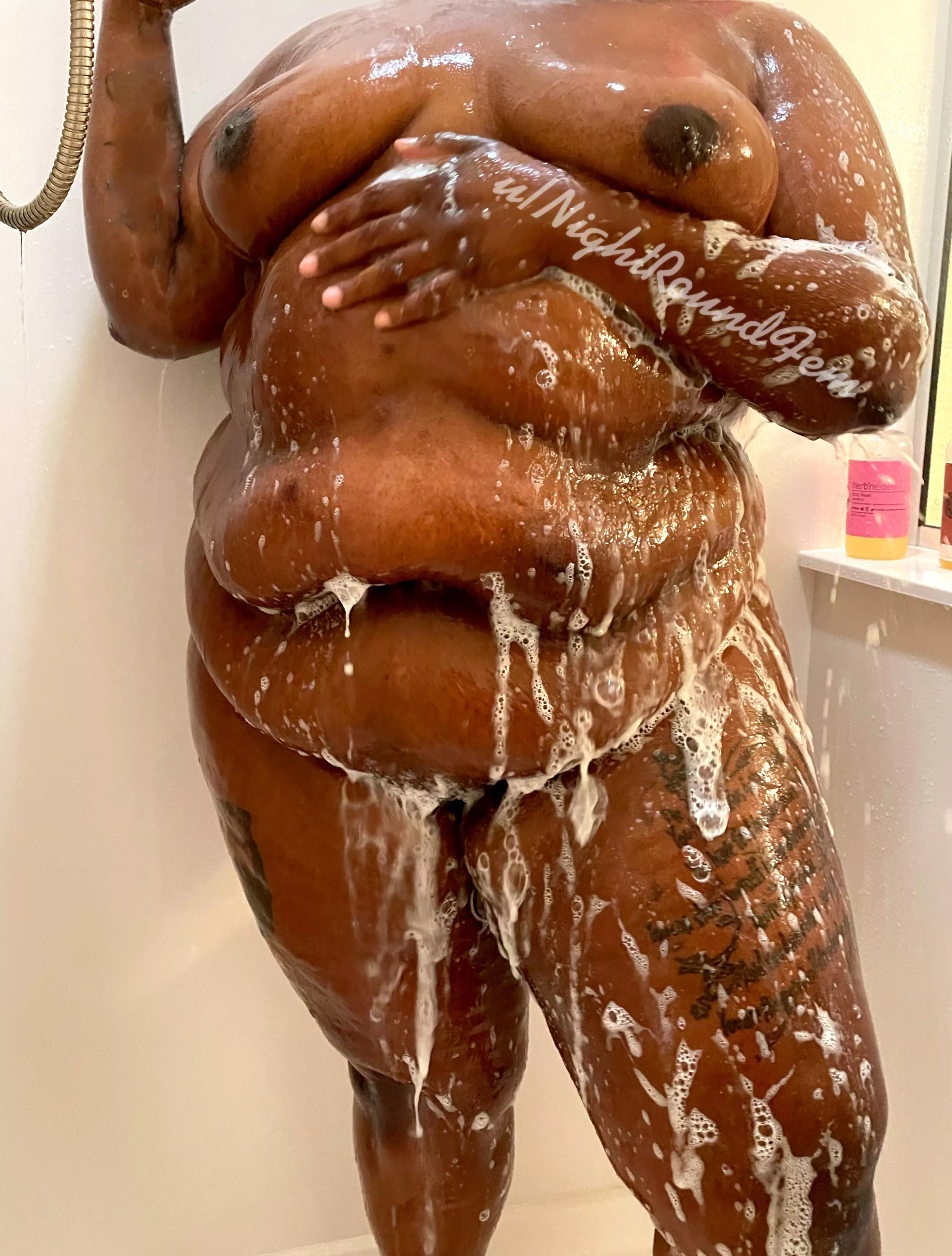 It’s Friday! Let that water wash over every inch of ya! 💦💦