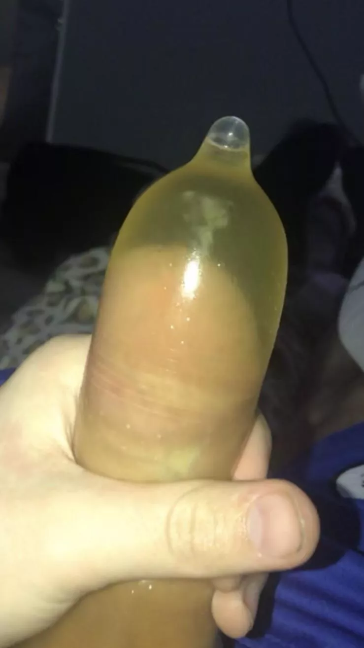 itâ€™s nice to cum in a piss filled condom ðŸ˜˜M18