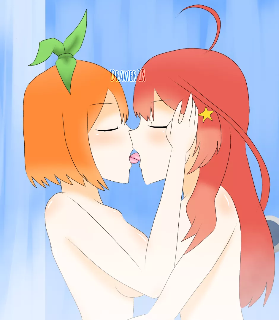 Itsuki and Yotsuba like to do yuri sometimes [ The Quintessential Quintuplets ]