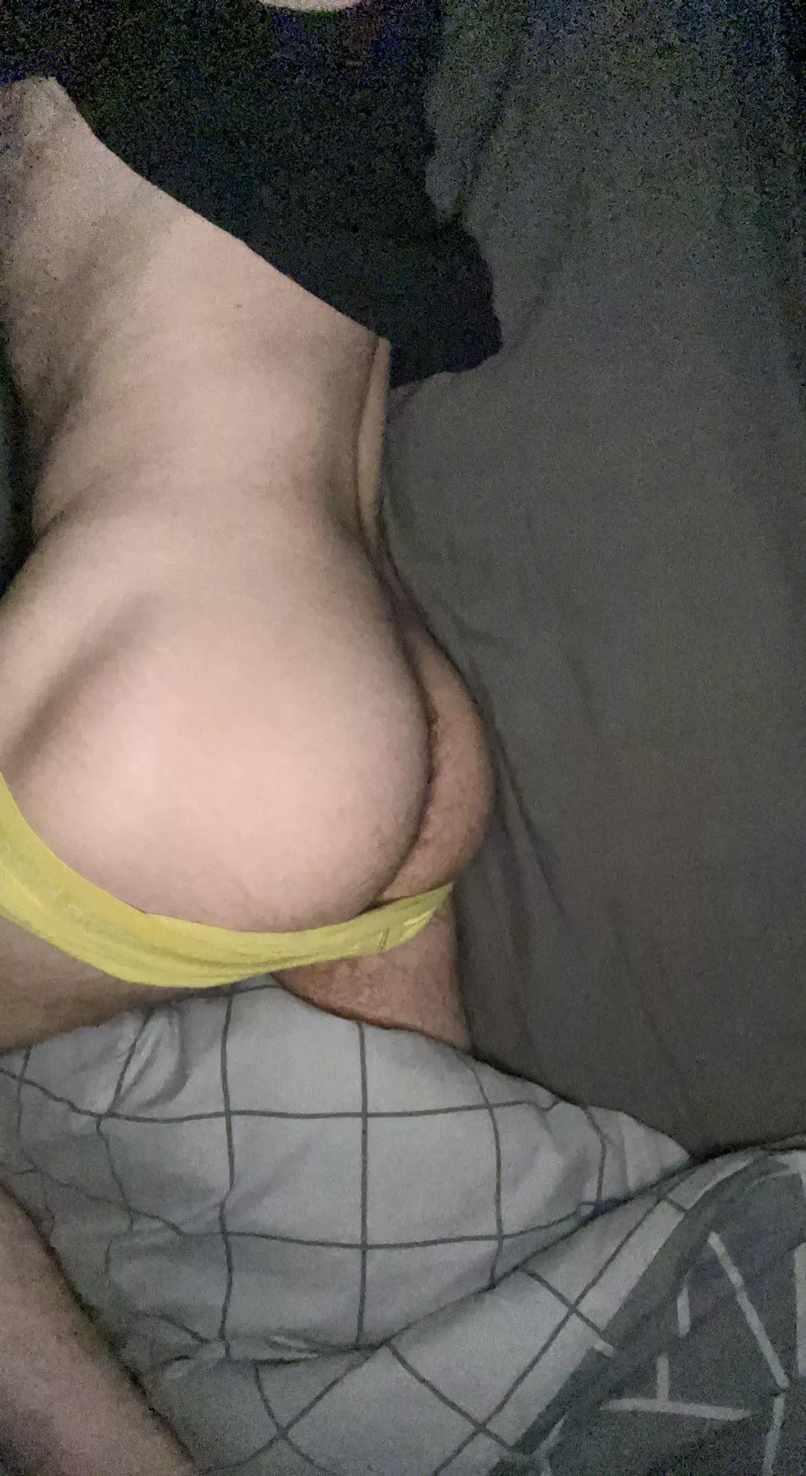 I’ve been told I have quite the fuckable arse, but I’ll leave it to you guys to decide that one for me ☺️