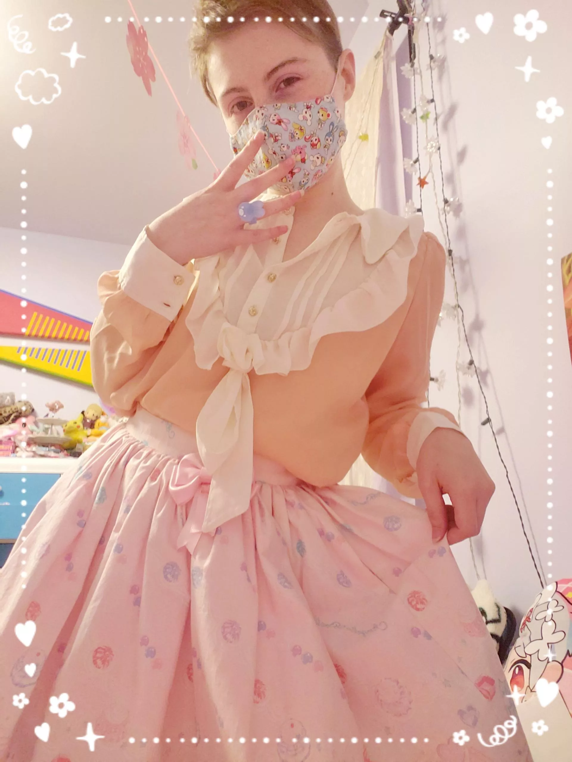 I've been trying to dress up more often again. I miss it <3